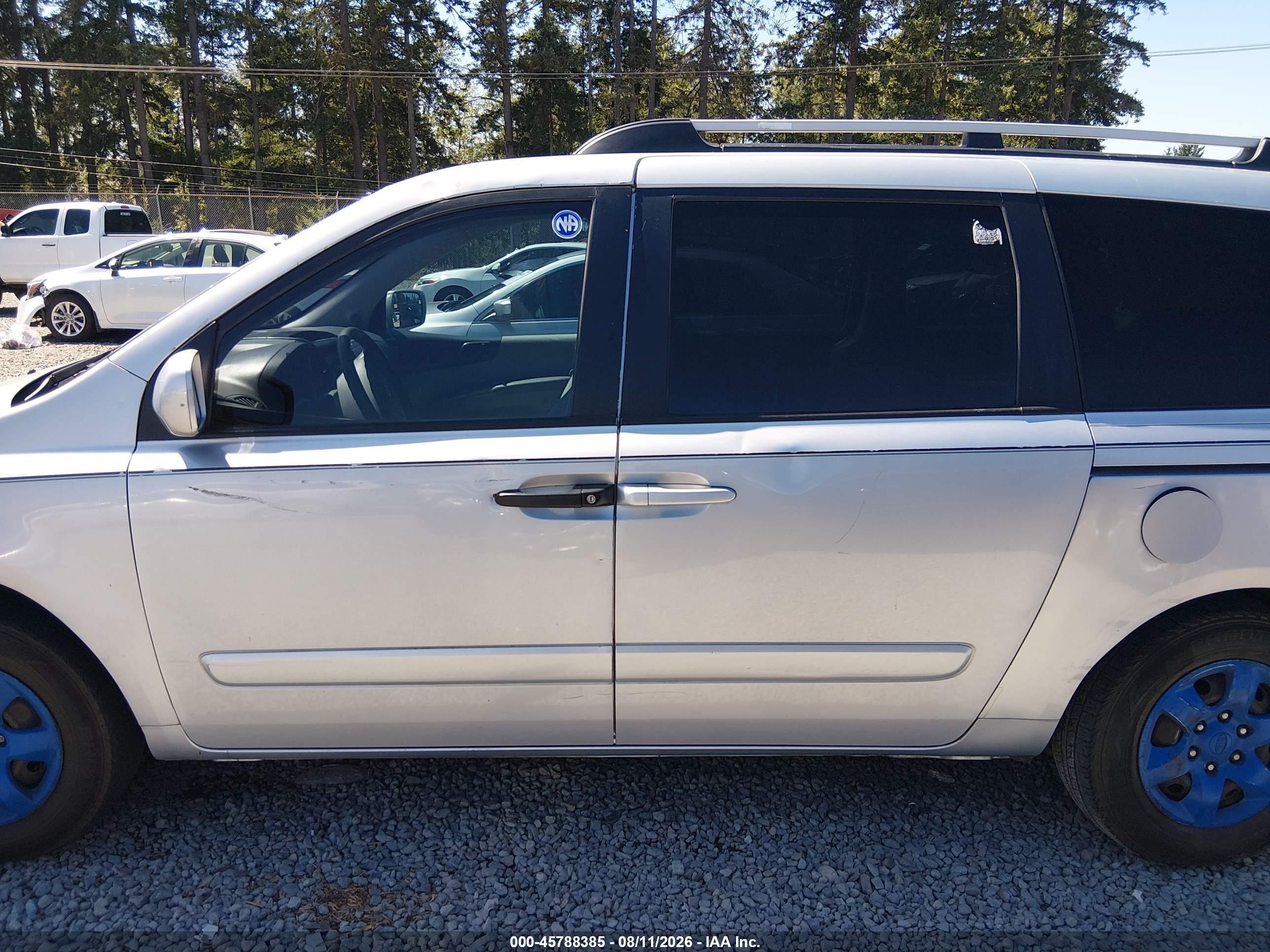 2008 Kia Sedona Lx Silver vin: KNDMB233586266930