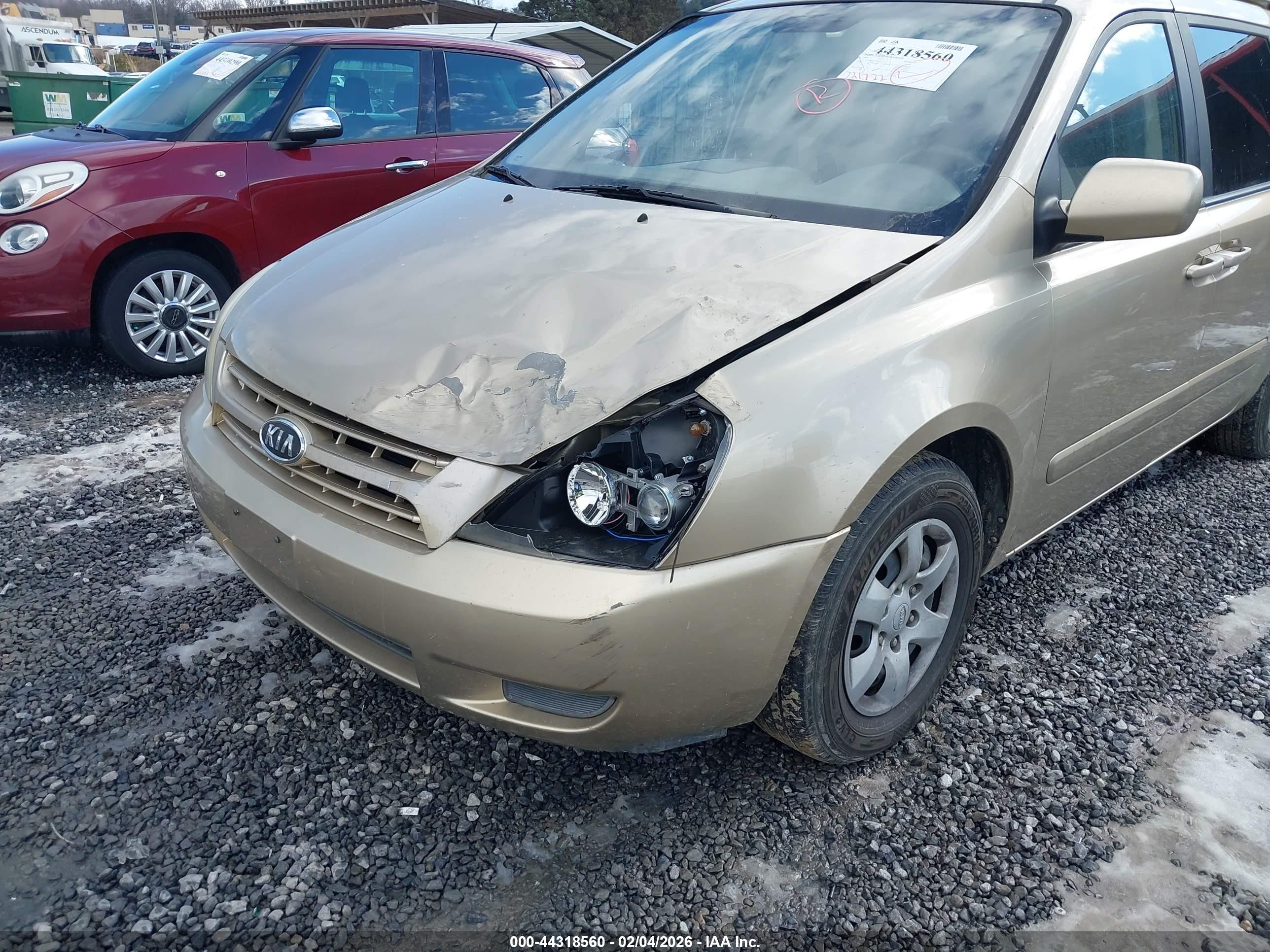 2009 Kia Sedona Lx Gold vin: KNDMB233596305128