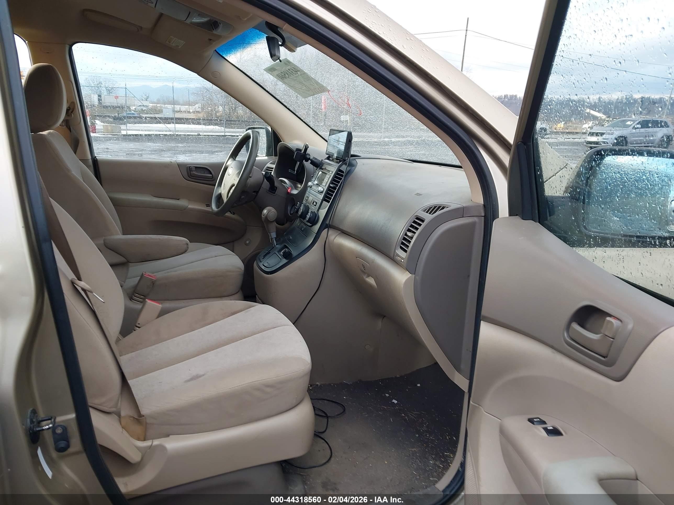 2009 Kia Sedona Lx Gold vin: KNDMB233596305128