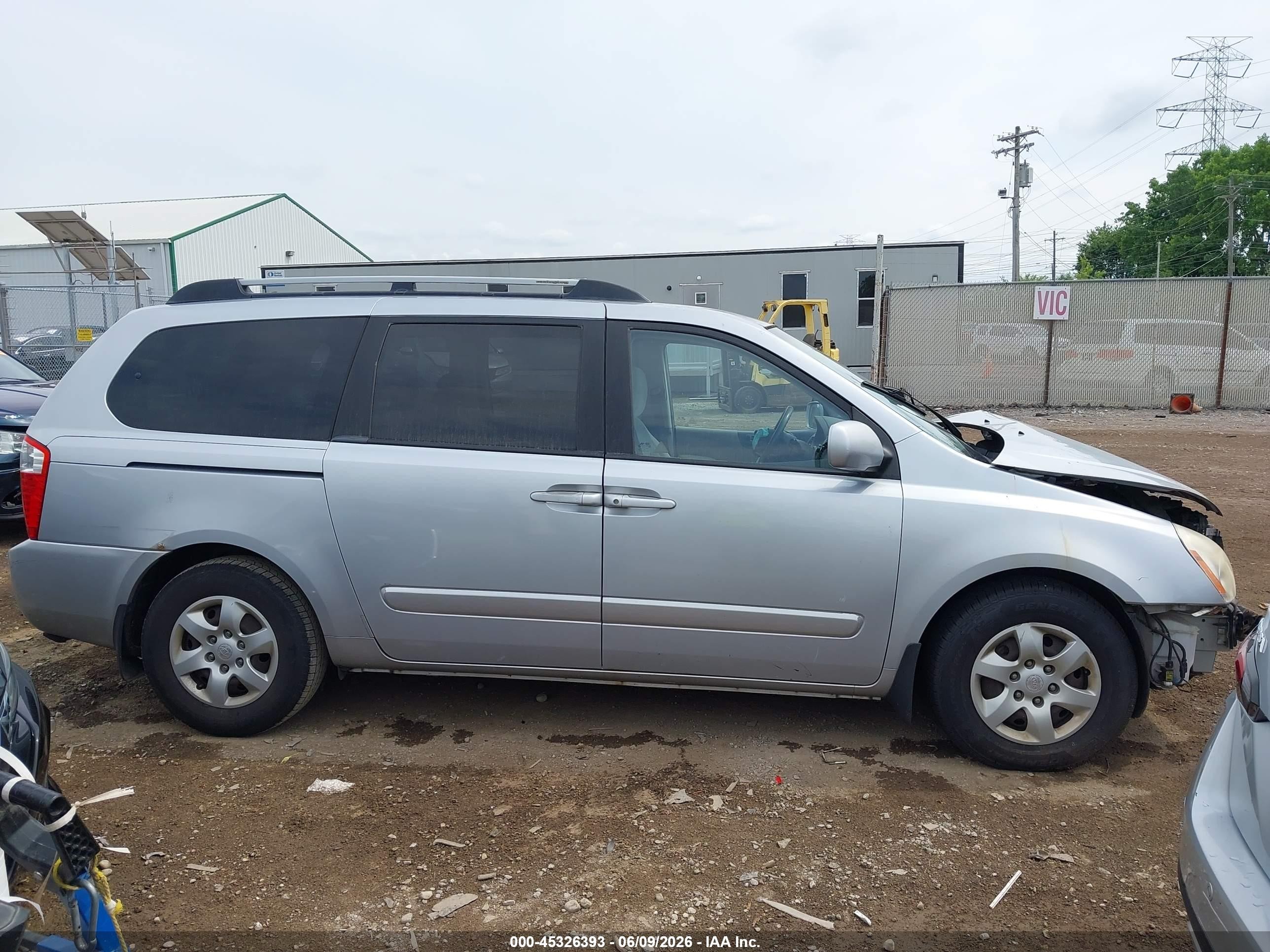 2006 Kia Sedona Ex/lx Silver vin: KNDMB233666033295