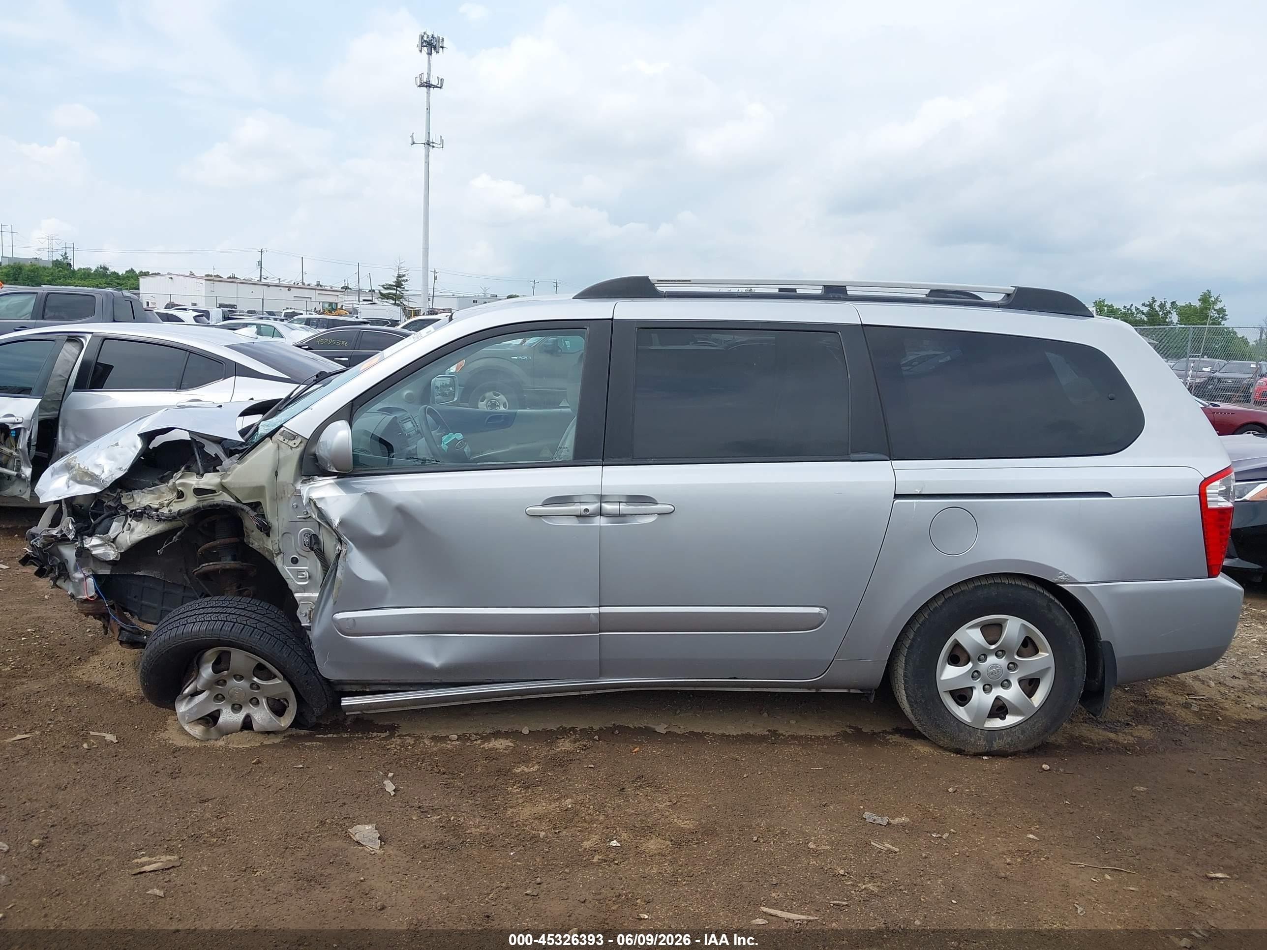 2006 Kia Sedona Ex/lx Silver vin: KNDMB233666033295