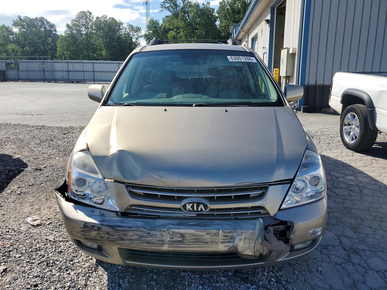 2008 Kia Sedona Lx Beige vin: KNDMB233686211550