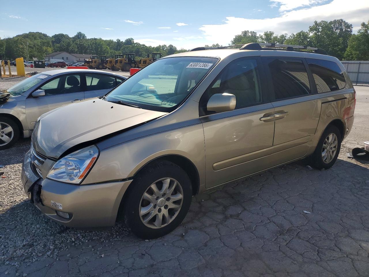 2008 Kia Sedona Lx Beige vin: KNDMB233686211550
