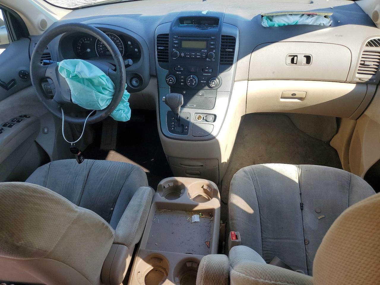 2008 Kia Sedona Lx Beige vin: KNDMB233686211550