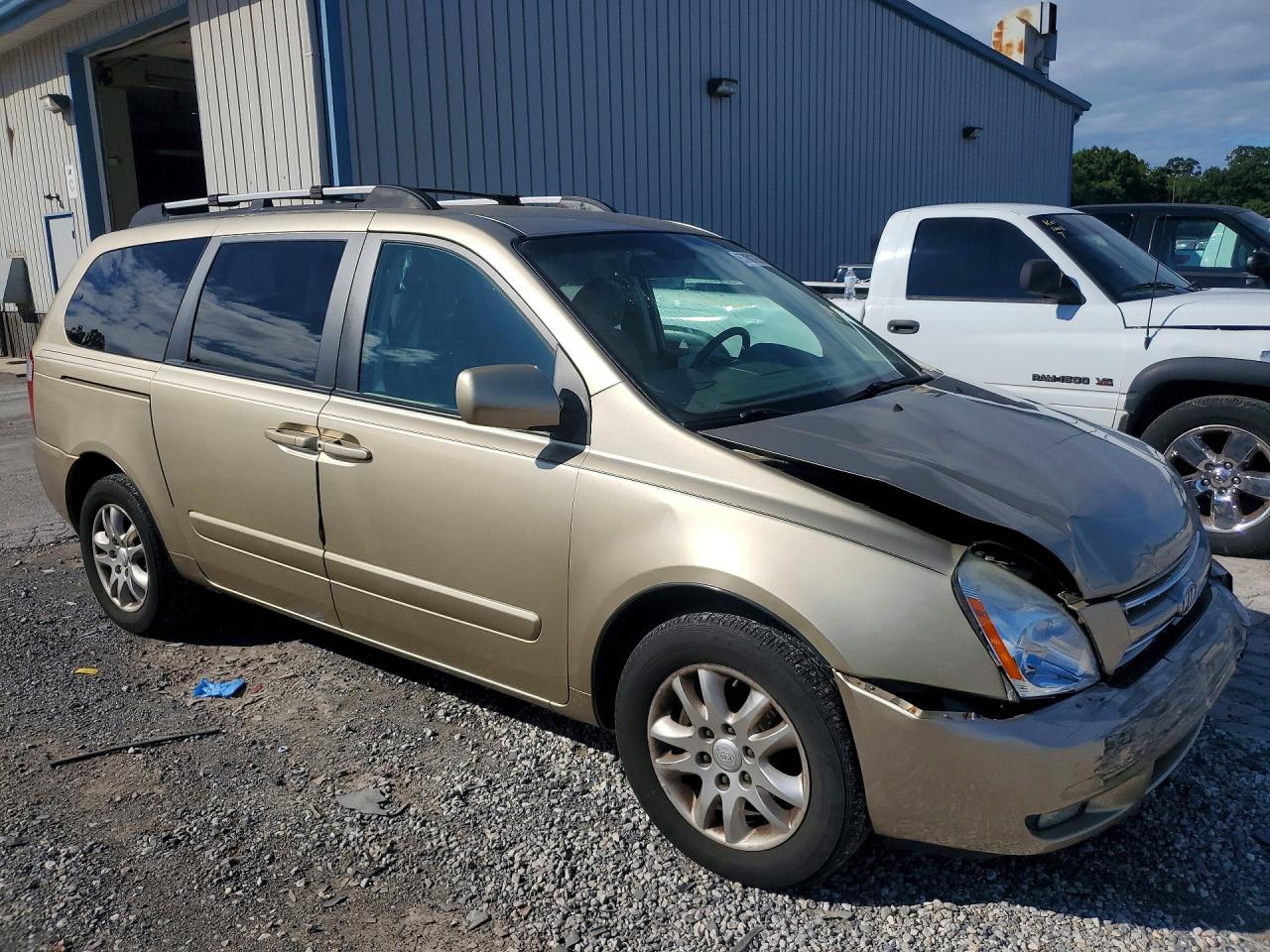 2008 Kia Sedona Lx Beige vin: KNDMB233686211550