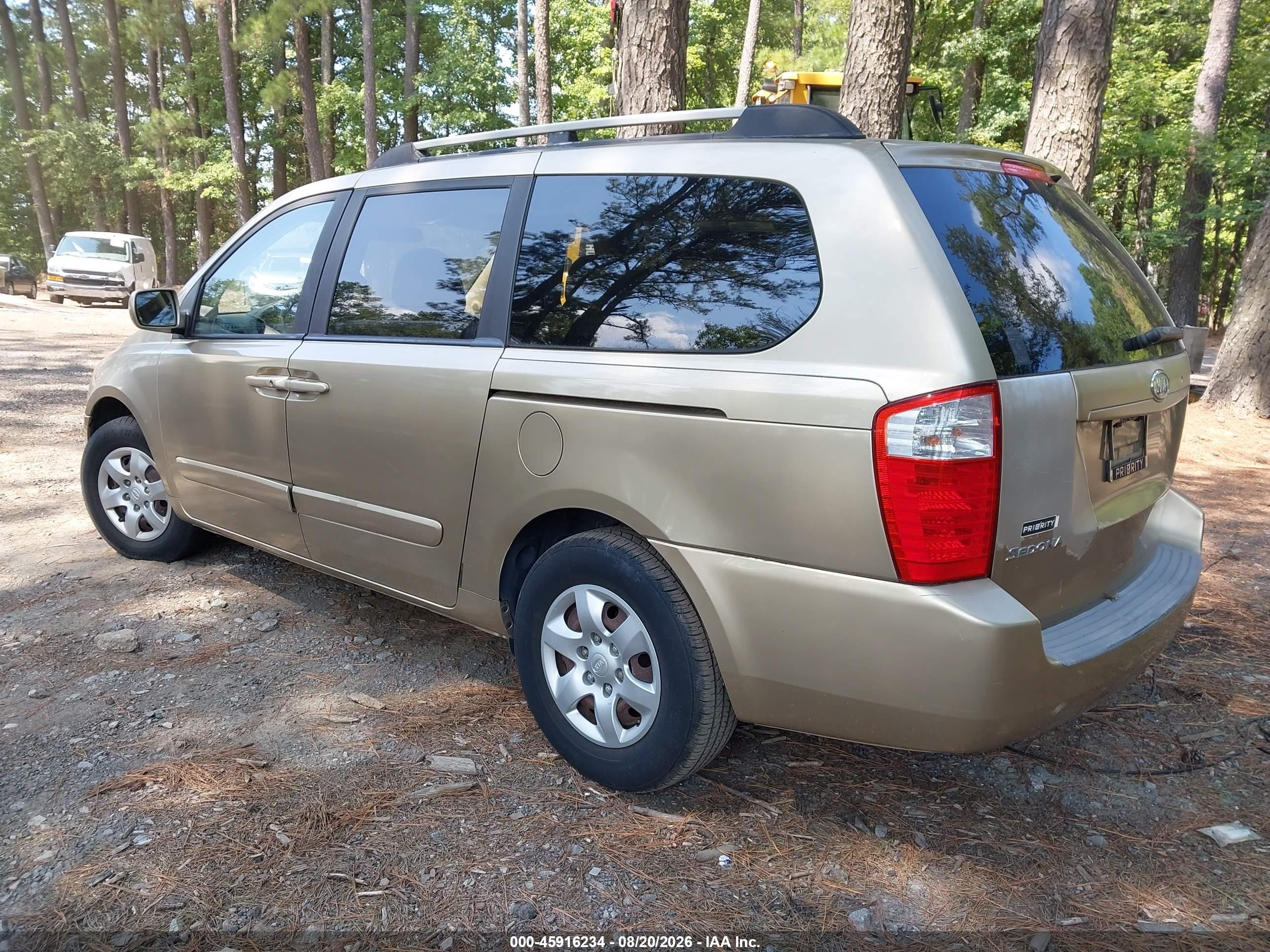 2008 Kia Sedona Lx Gold vin: KNDMB233686249215