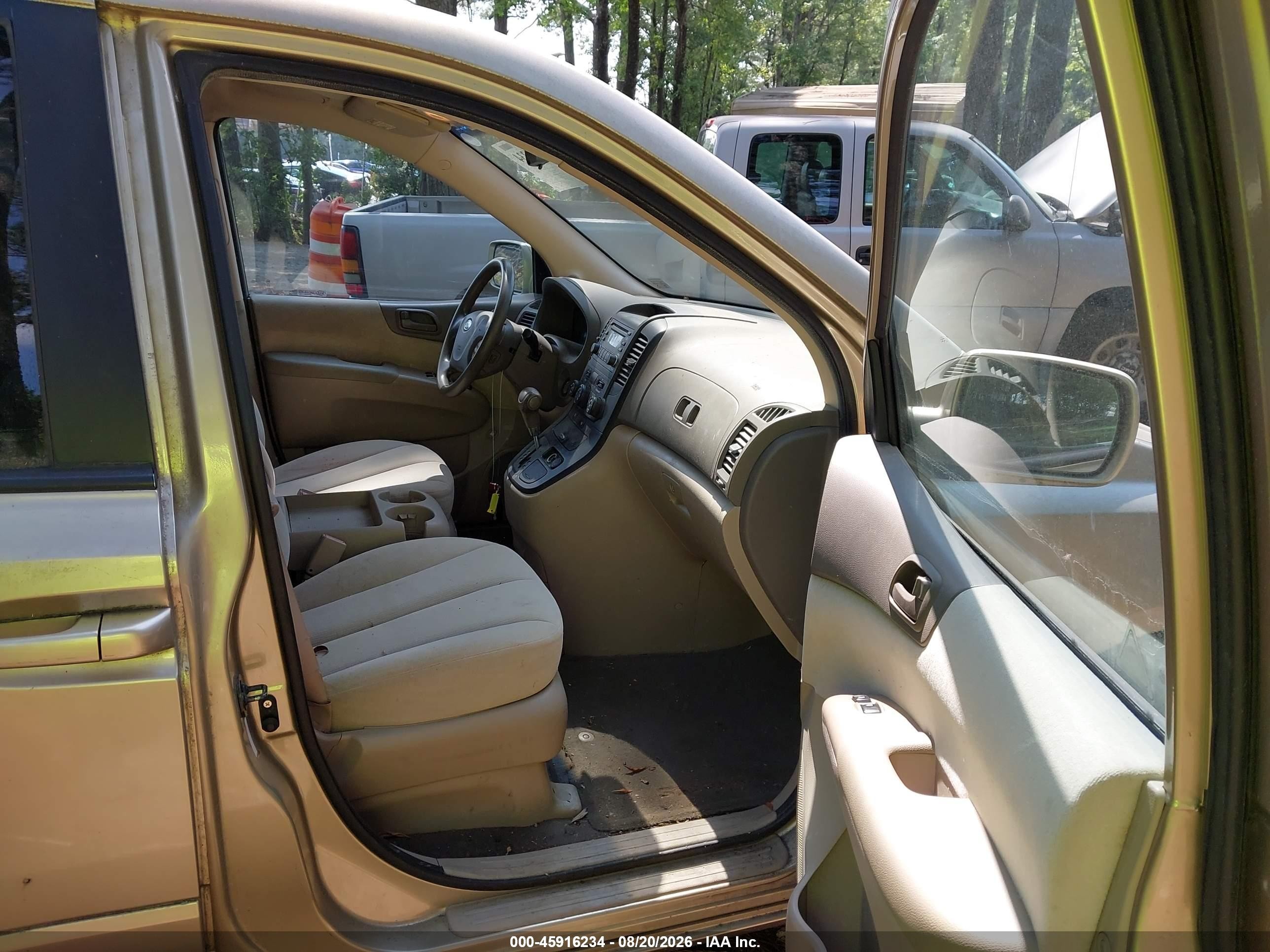 2008 Kia Sedona Lx Gold vin: KNDMB233686249215