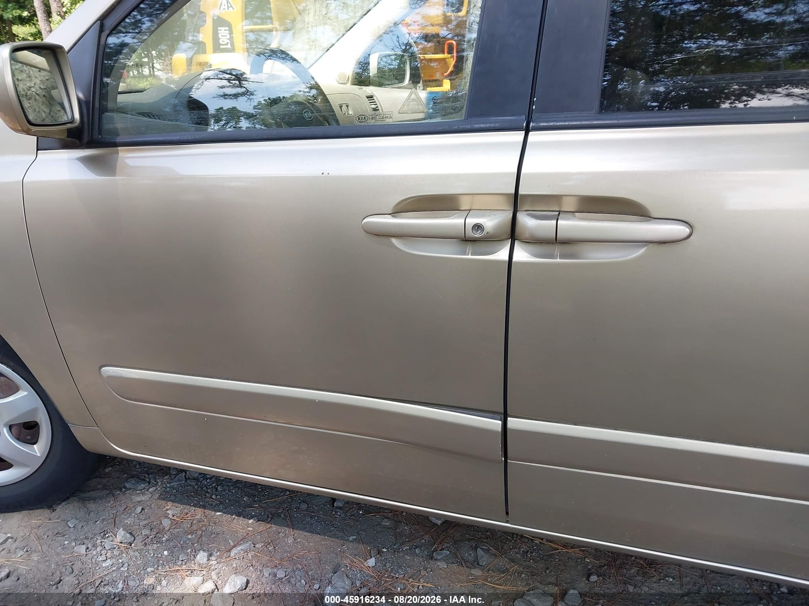 2008 Kia Sedona Lx Gold vin: KNDMB233686249215