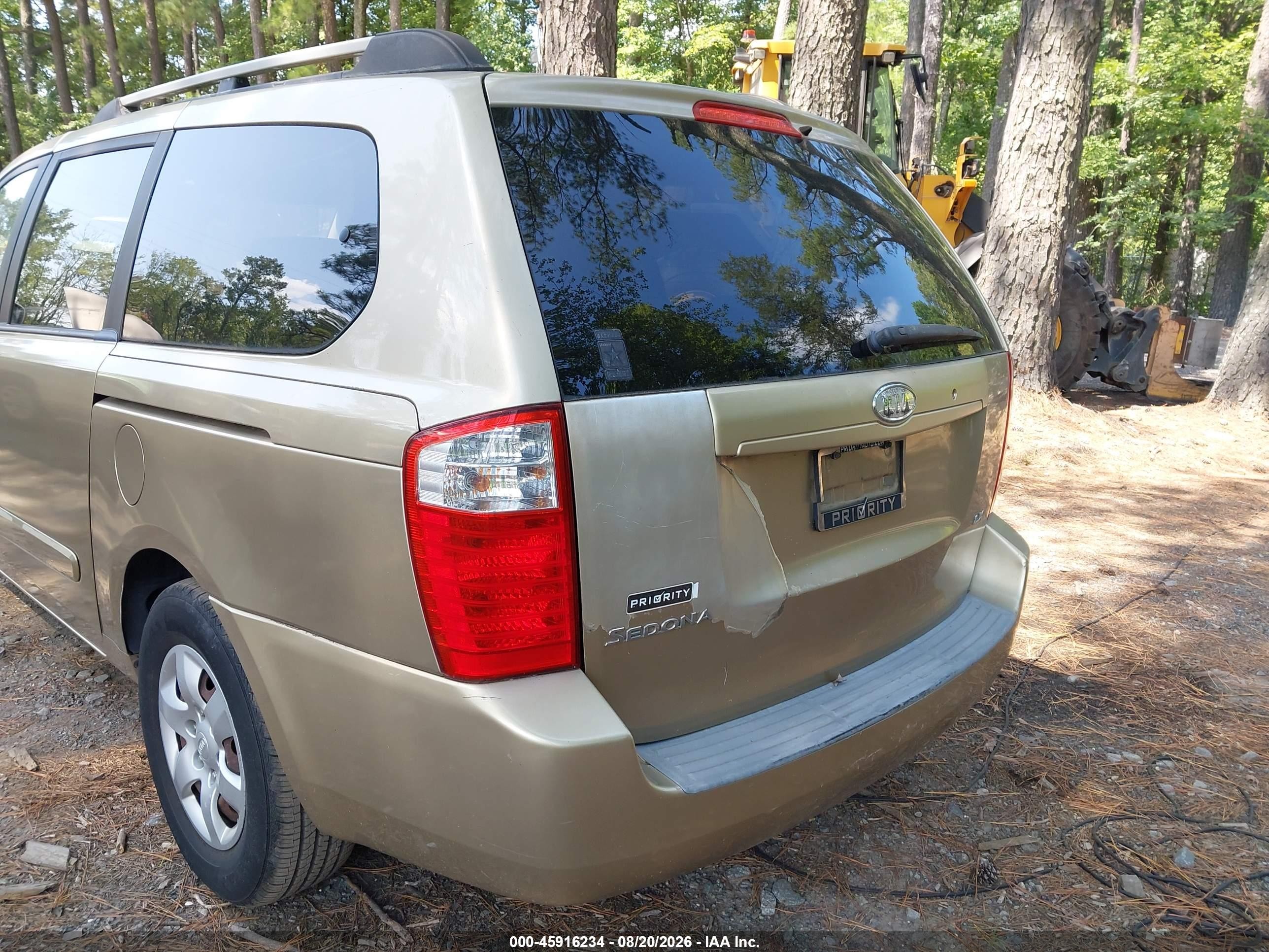 2008 Kia Sedona Lx Gold vin: KNDMB233686249215