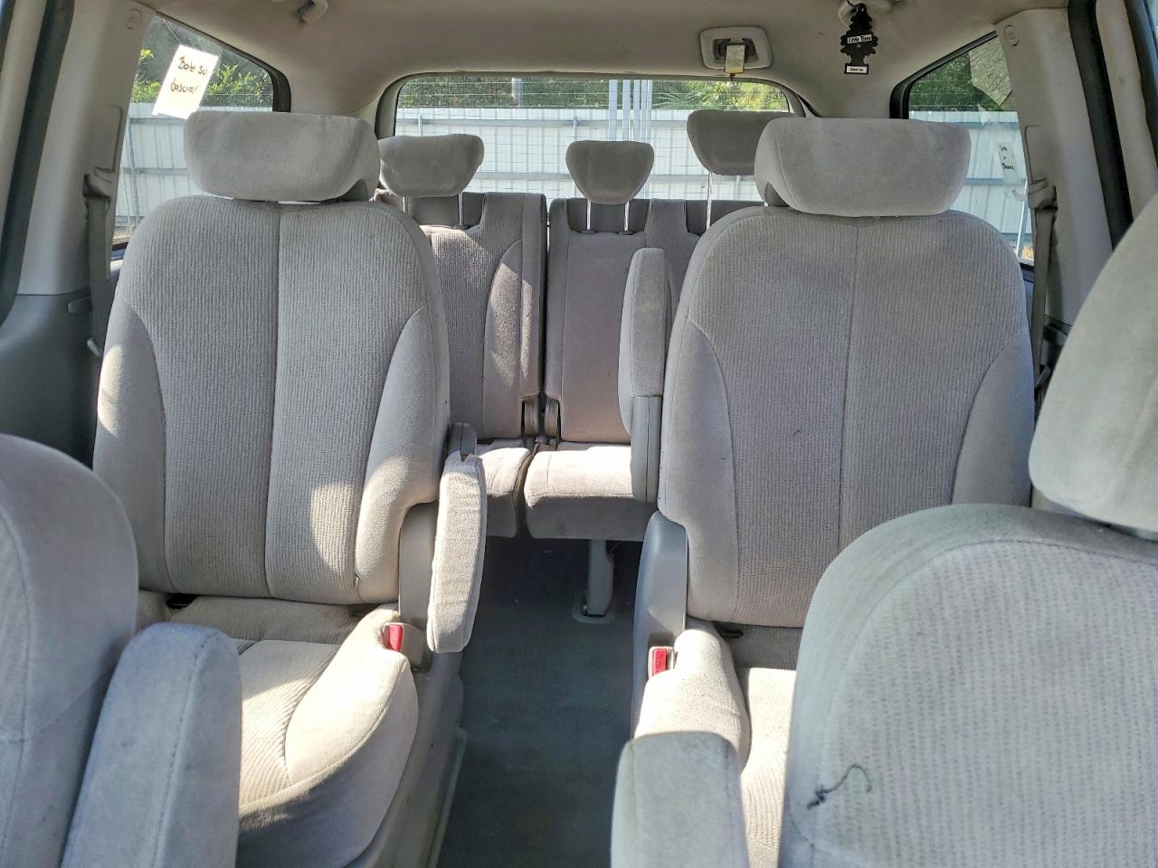 2009 Kia Sedona Lx Silver vin: KNDMB233696270387