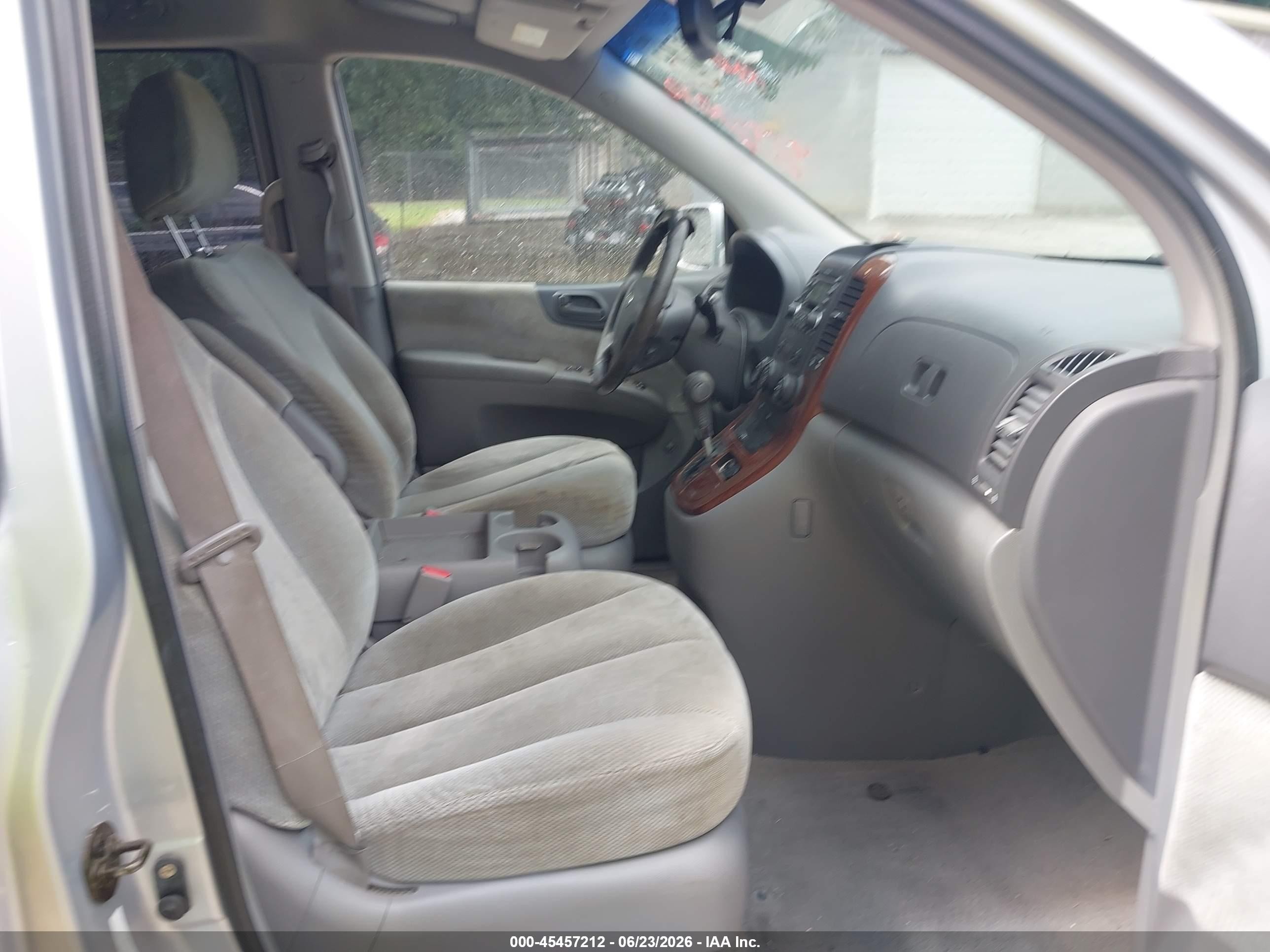 2006 Kia Sedona Ex/lx Серебряный vin: KNDMB233766069691