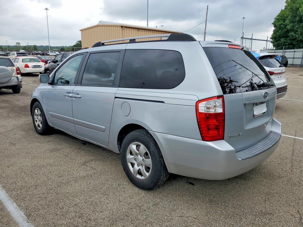 2008 Kia Sedona Lx Silver vin: KNDMB233786256030