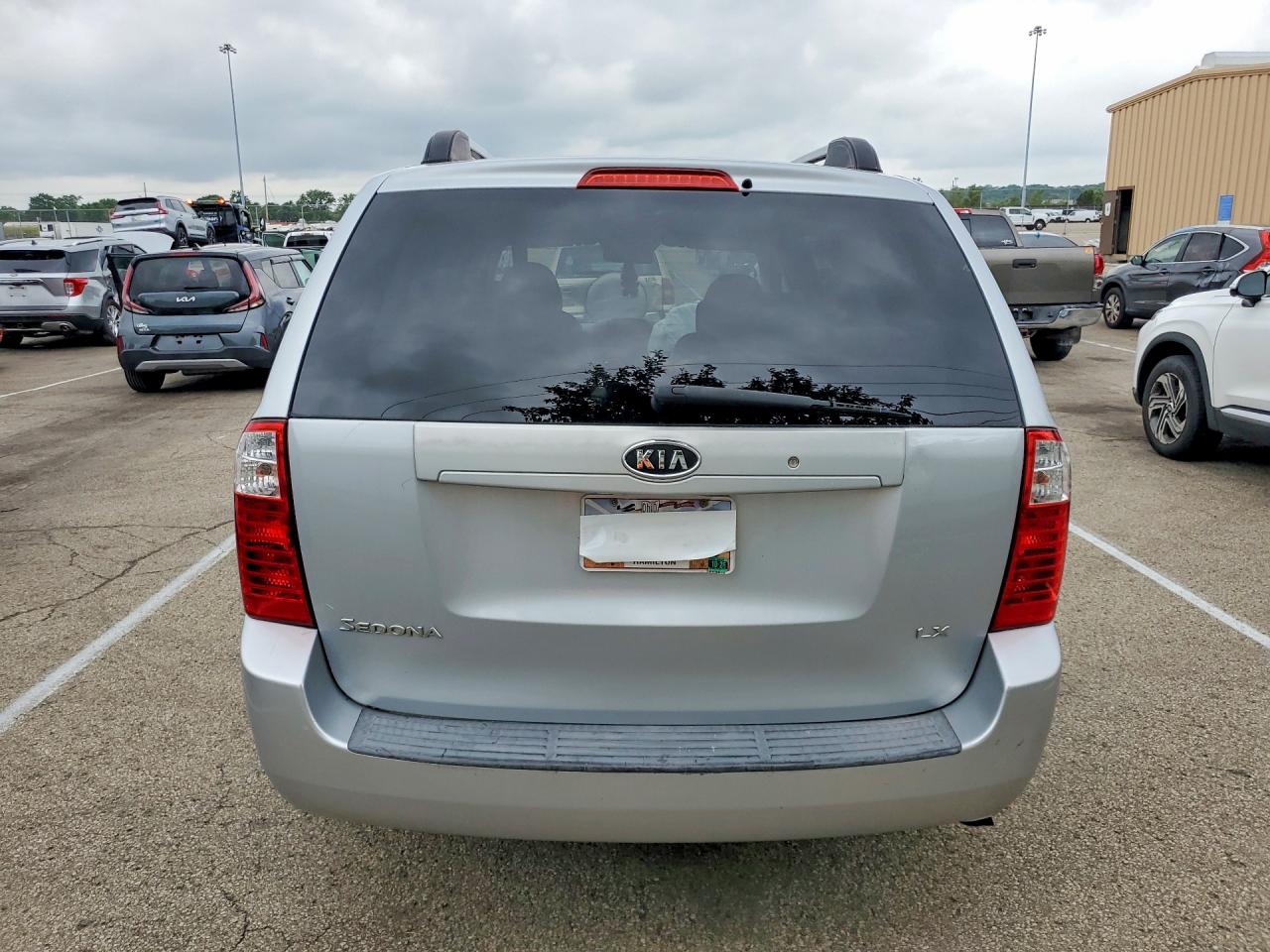 2008 Kia Sedona Lx Silver vin: KNDMB233786256030
