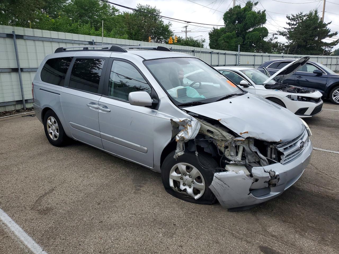 2008 Kia Sedona Lx Silver vin: KNDMB233786256030
