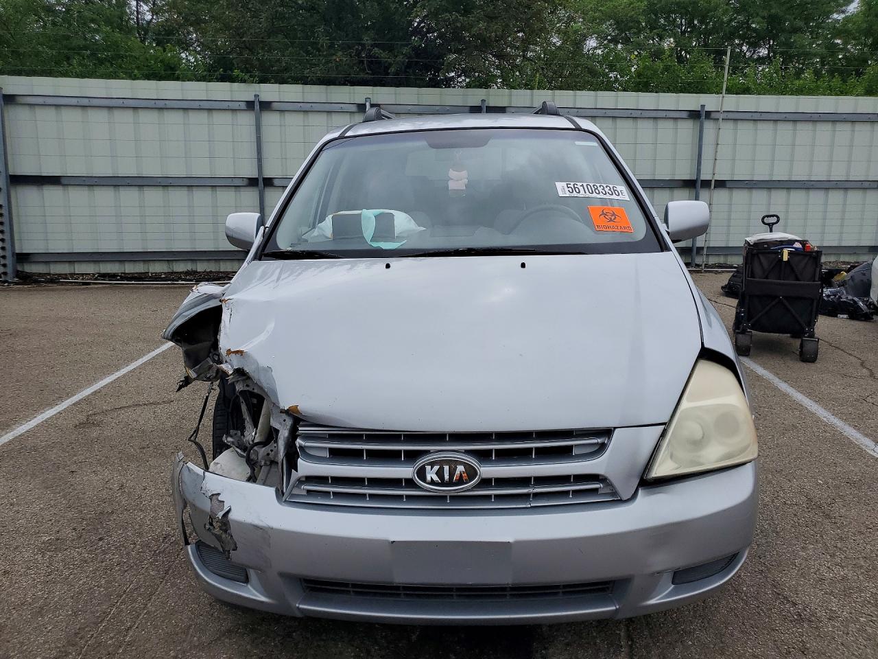 2008 Kia Sedona Lx Silver vin: KNDMB233786256030