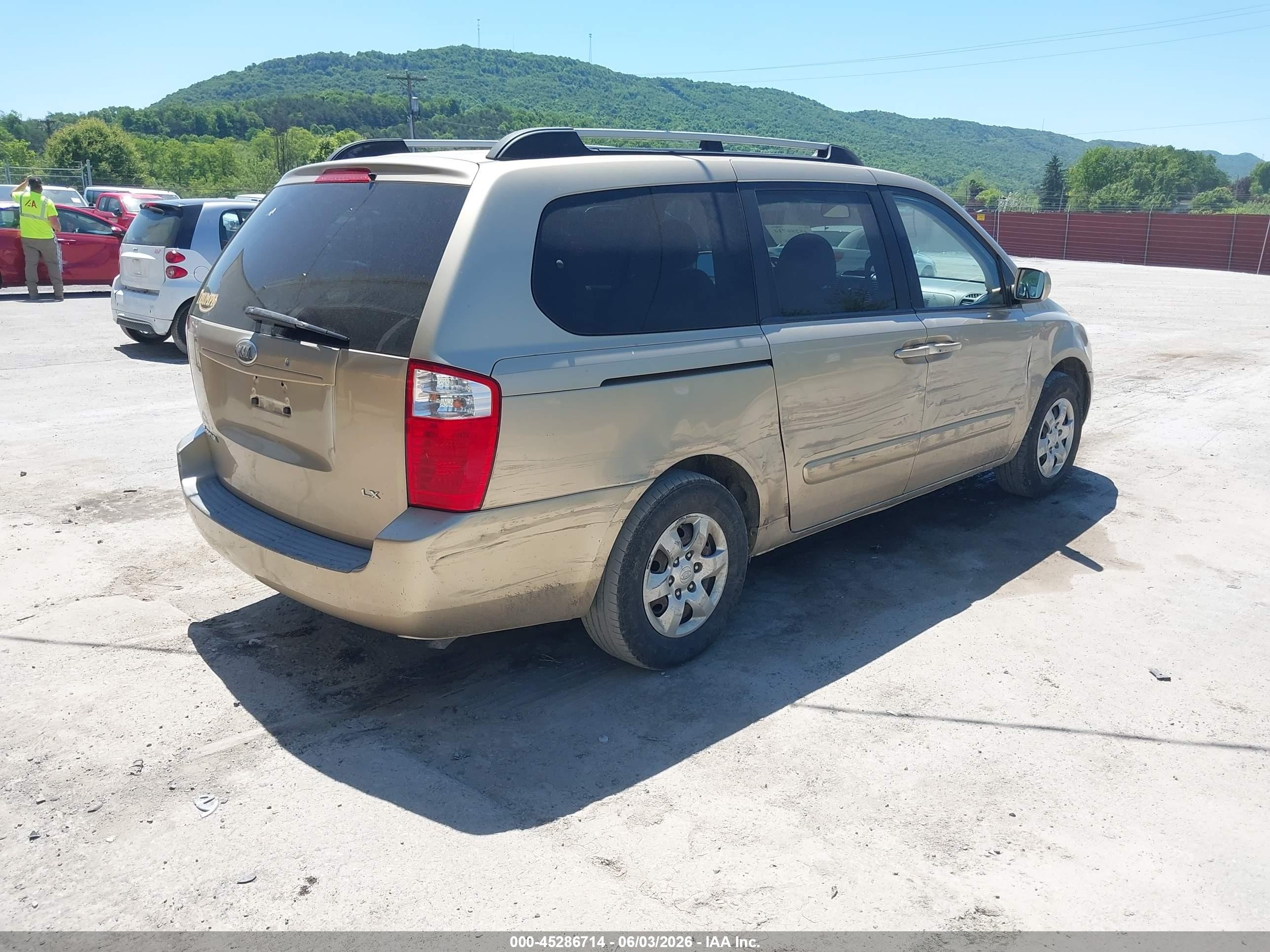 2008 Kia Sedona Lx Gold vin: KNDMB233786262538