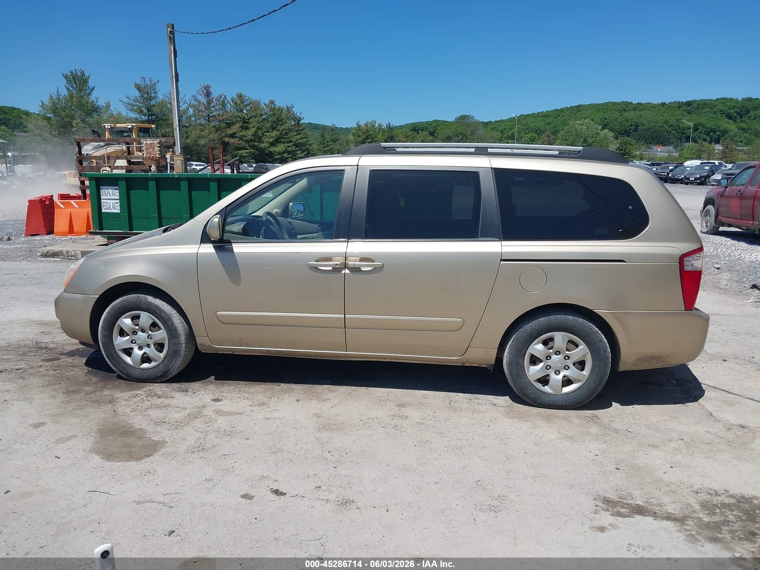 2008 Kia Sedona Lx Gold vin: KNDMB233786262538