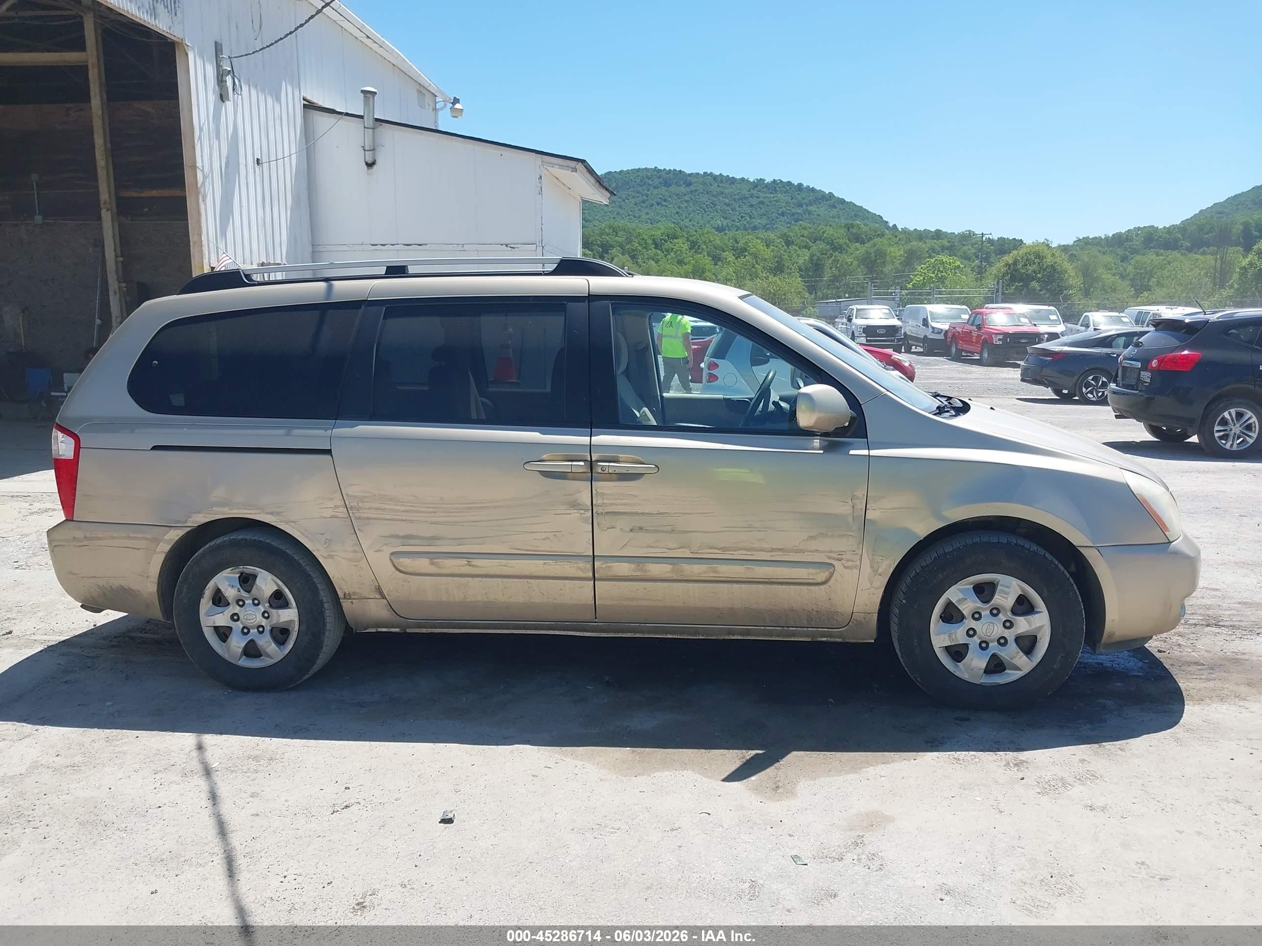 2008 Kia Sedona Lx Gold vin: KNDMB233786262538