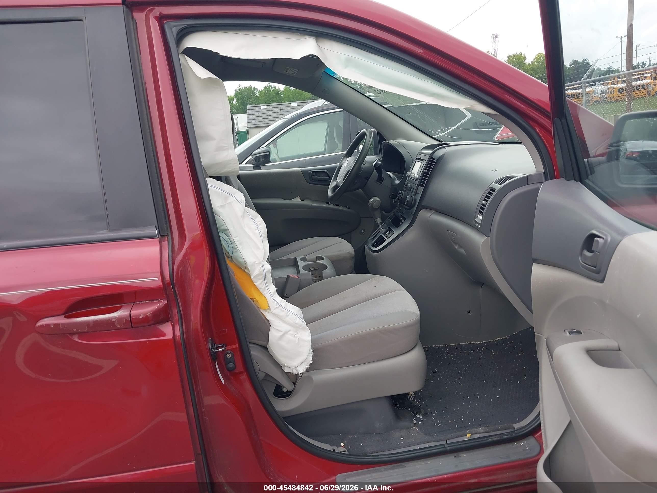 2009 Kia Sedona Lx Red vin: KNDMB233796305101