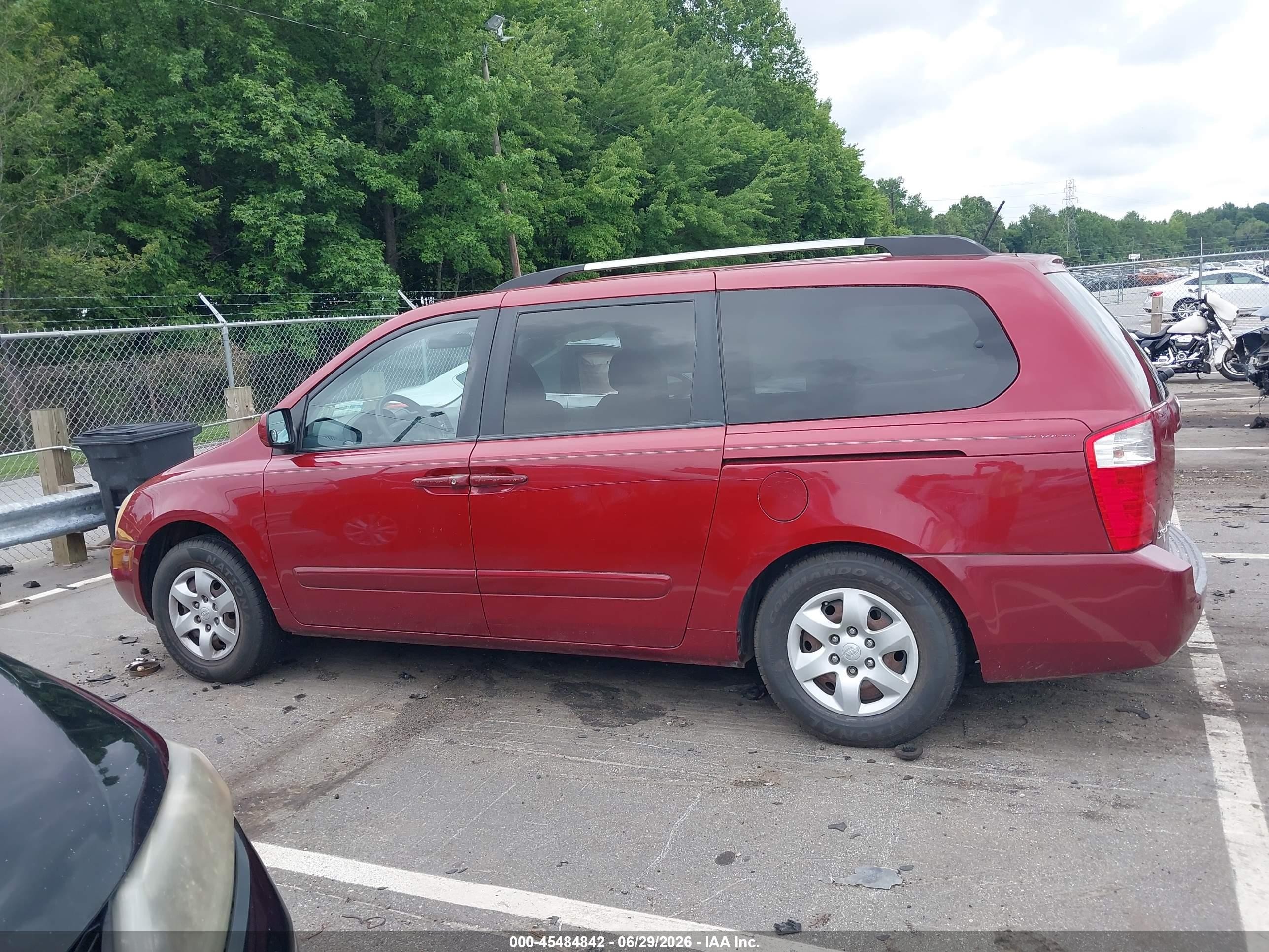2009 Kia Sedona Lx Red vin: KNDMB233796305101