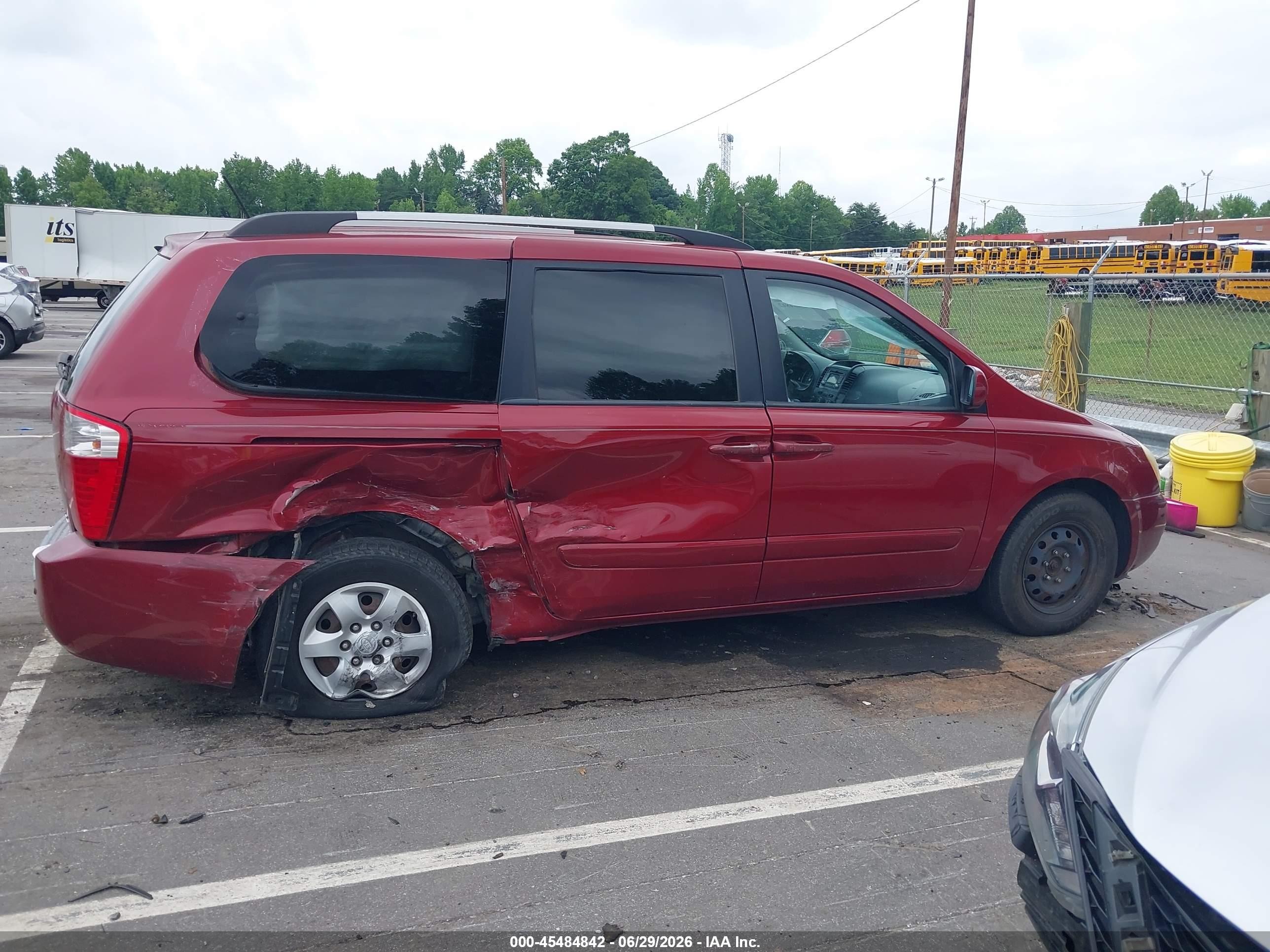 2009 Kia Sedona Lx Red vin: KNDMB233796305101