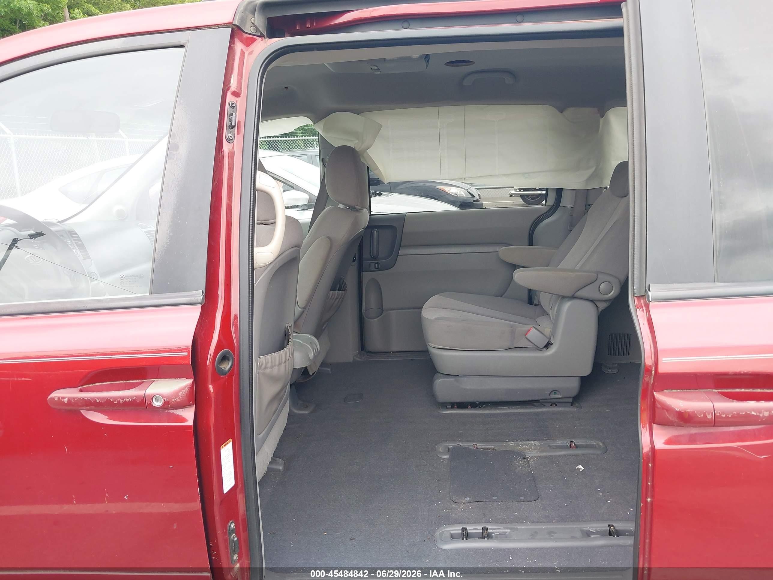 2009 Kia Sedona Lx Red vin: KNDMB233796305101