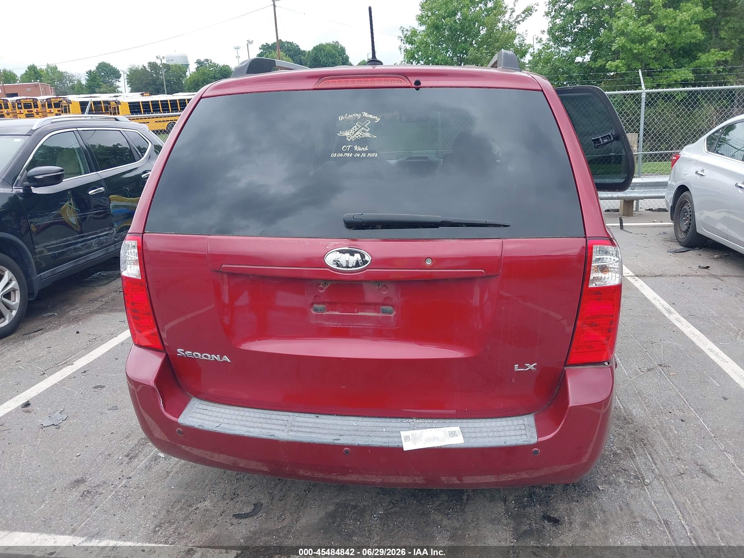 2009 Kia Sedona Lx Red vin: KNDMB233796305101