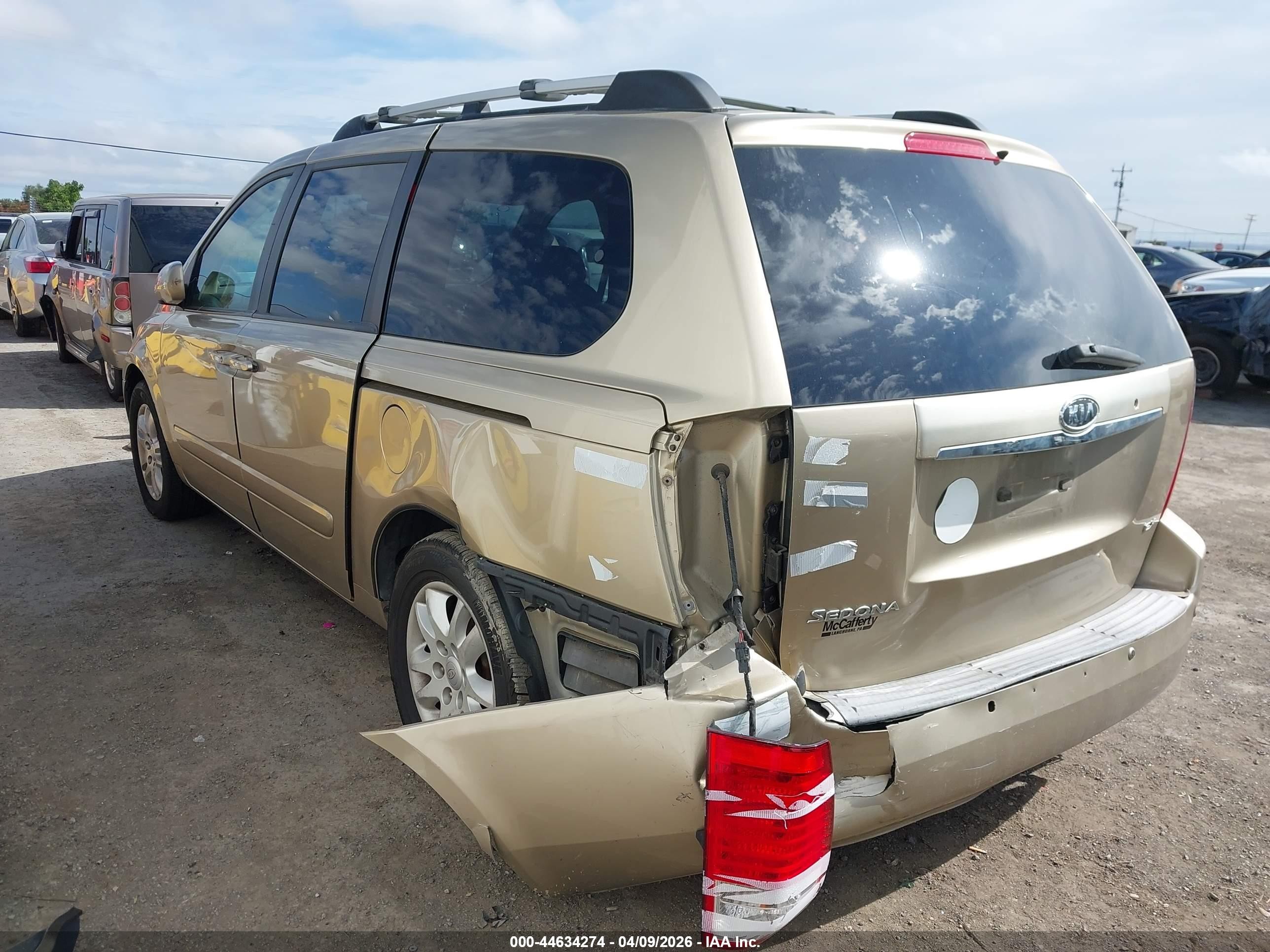 2006 Kia Sedona Ex/lx Gold vin: KNDMB233866017308