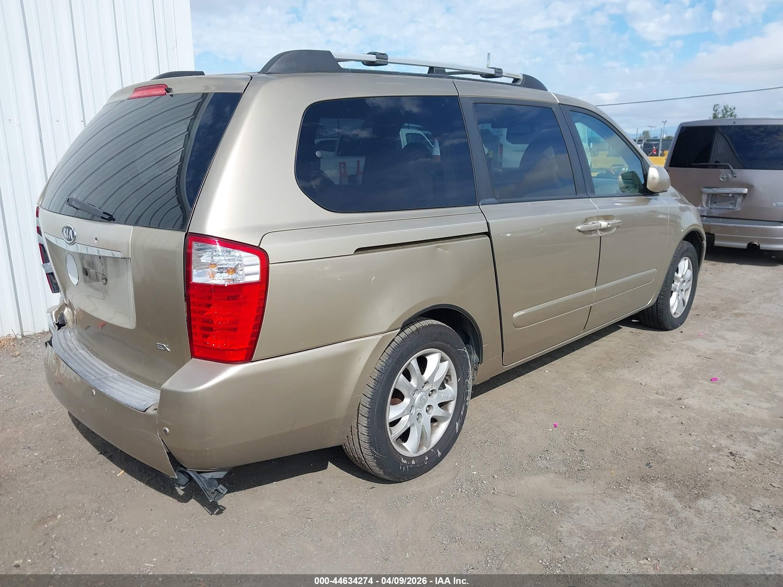 2006 Kia Sedona Ex/lx Gold vin: KNDMB233866017308