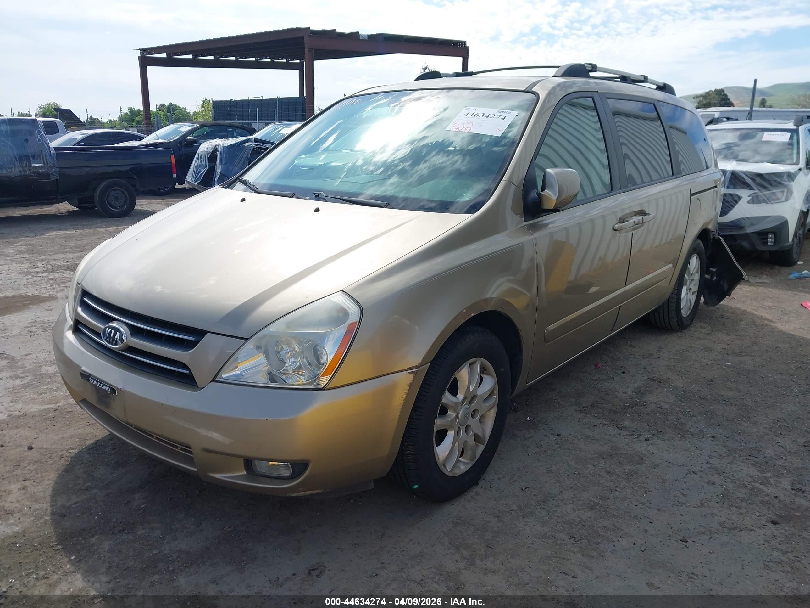 2006 Kia Sedona Ex/lx Gold vin: KNDMB233866017308
