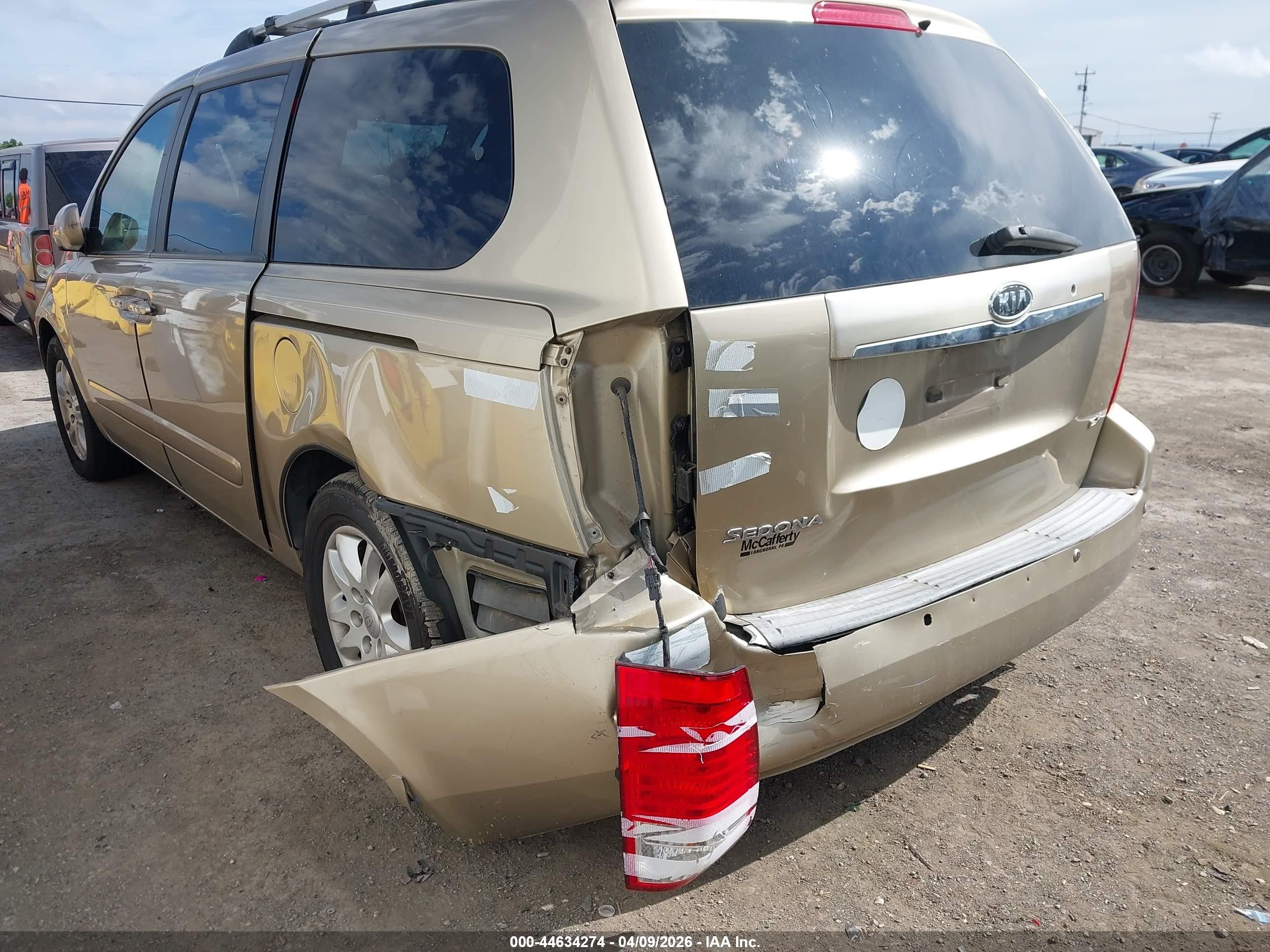 2006 Kia Sedona Ex/lx Gold vin: KNDMB233866017308