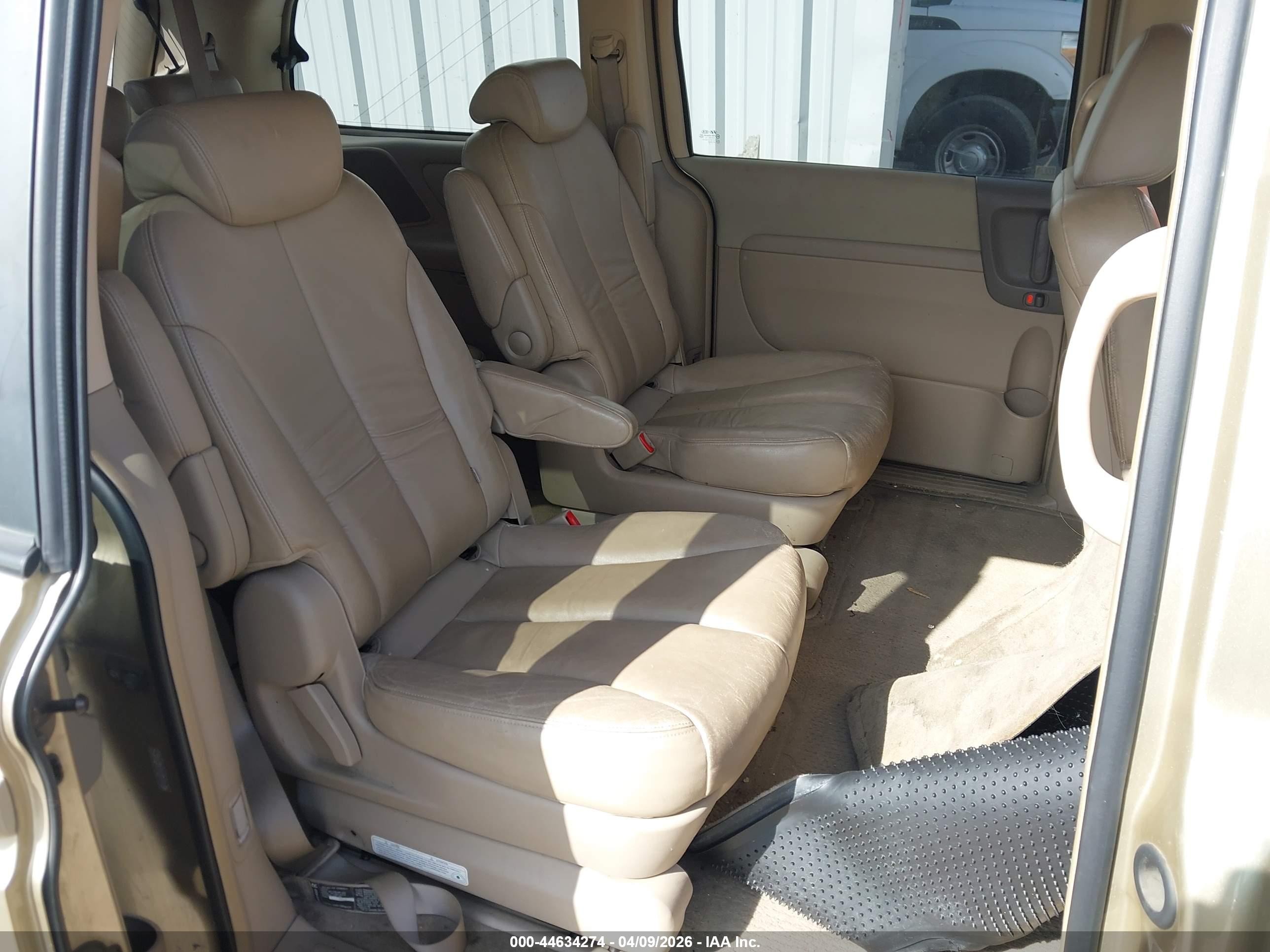 2006 Kia Sedona Ex/lx Gold vin: KNDMB233866017308