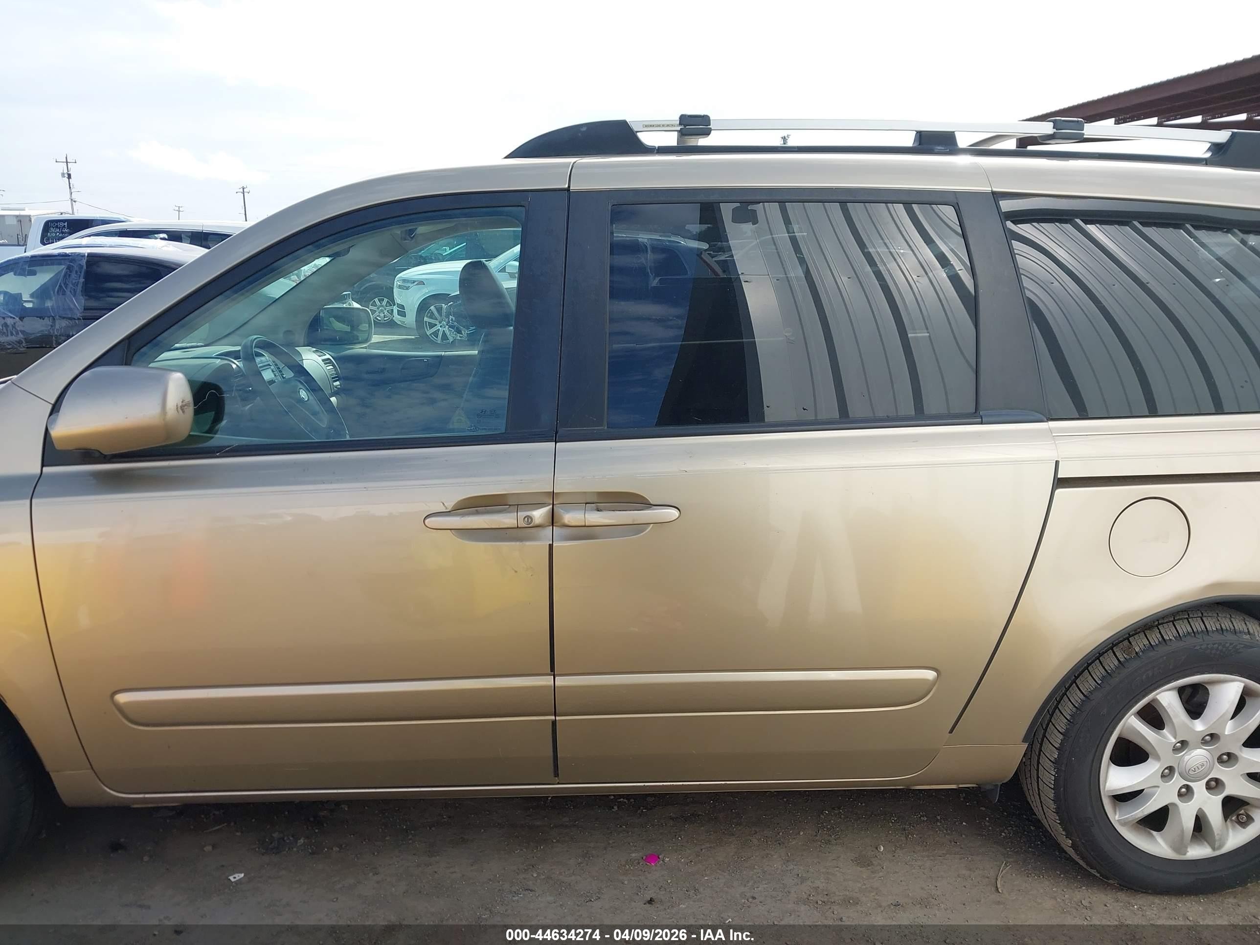 2006 Kia Sedona Ex/lx Gold vin: KNDMB233866017308