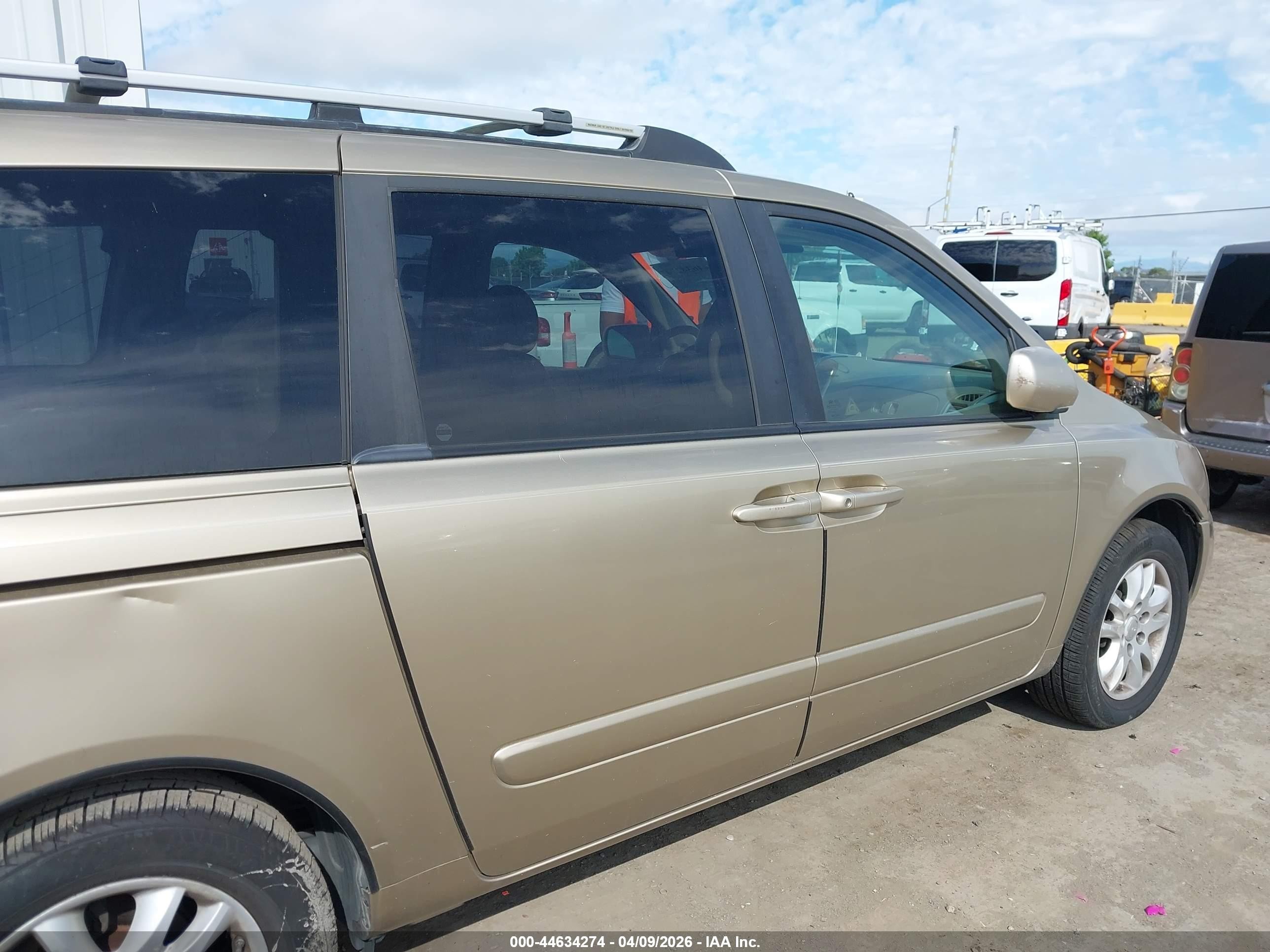 2006 Kia Sedona Ex/lx Gold vin: KNDMB233866017308