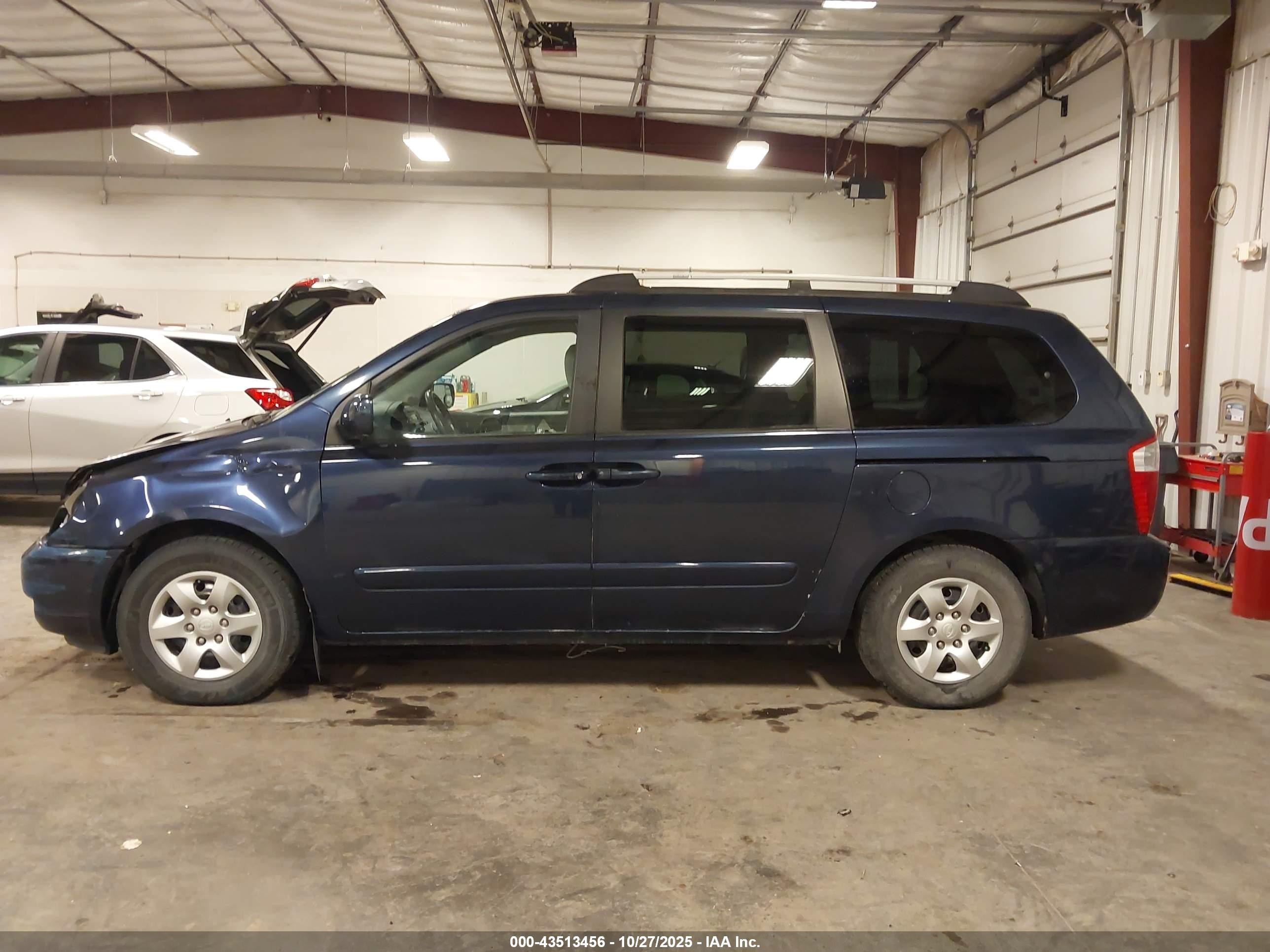 2008 Kia Sedona Lx Dark Blue vin: KNDMB233886258644