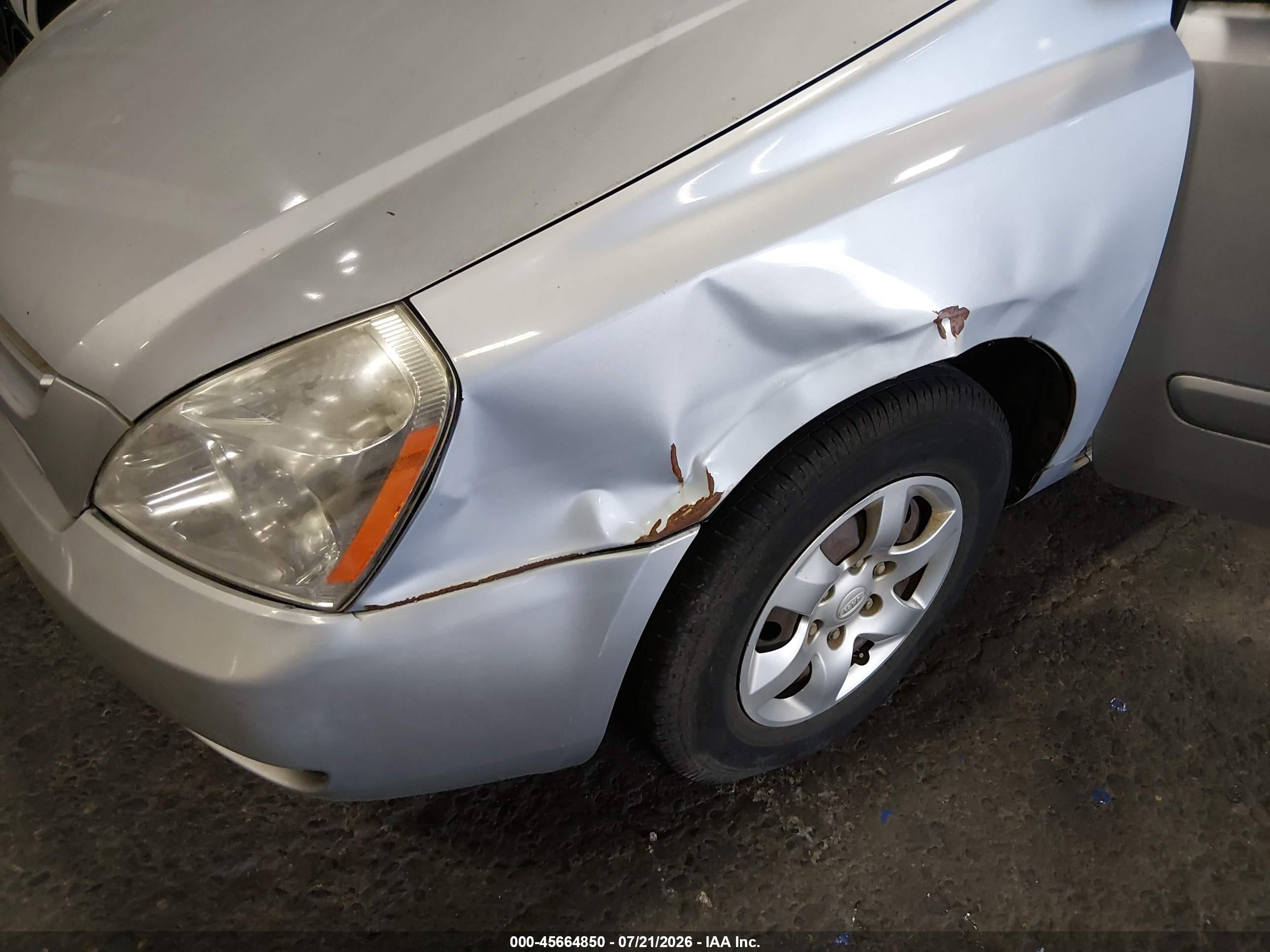 2009 Kia Sedona Lx Silver vin: KNDMB233896300649