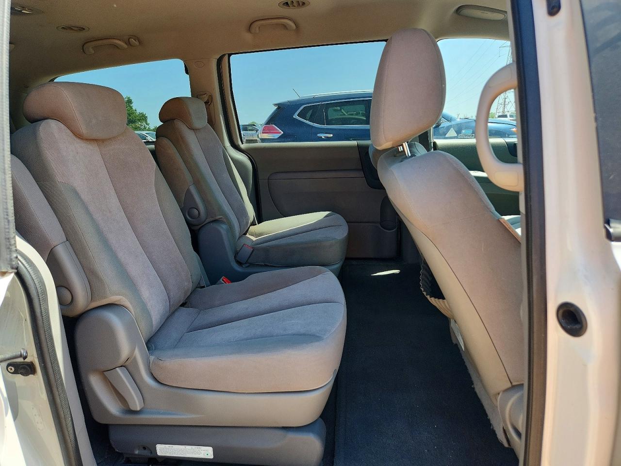 2009 Kia Sedona Lx White vin: KNDMB233896311103