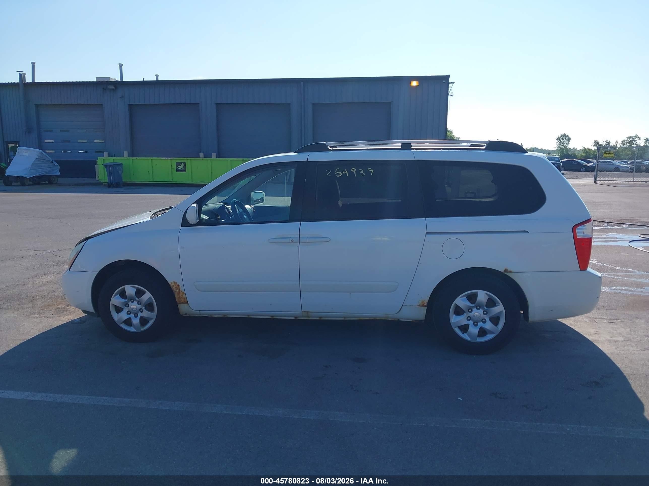 2006 Kia Sedona Ex/lx White vin: KNDMB233966064380