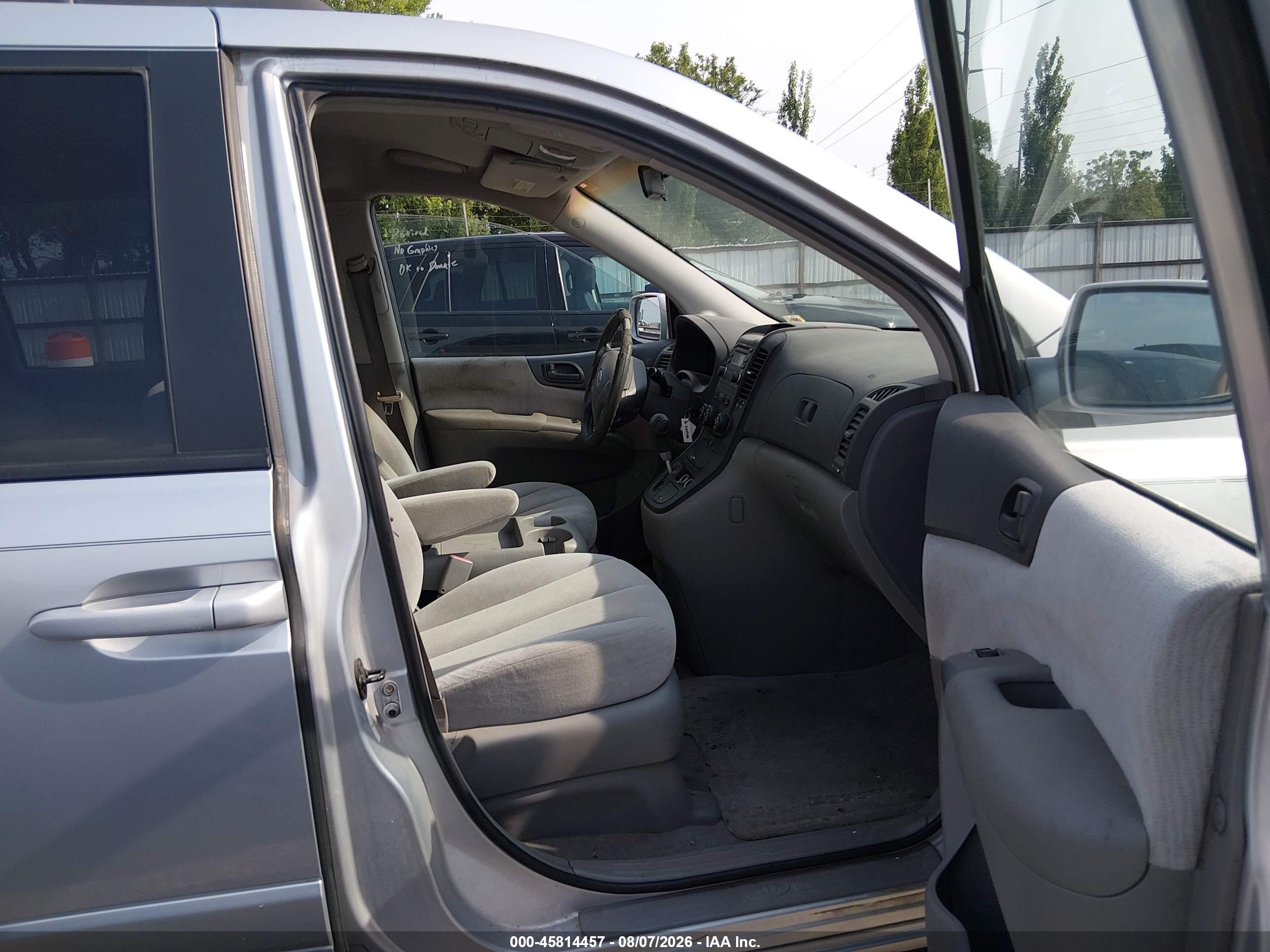 2007 Kia Sedona Lx Silver vin: KNDMB233976110906