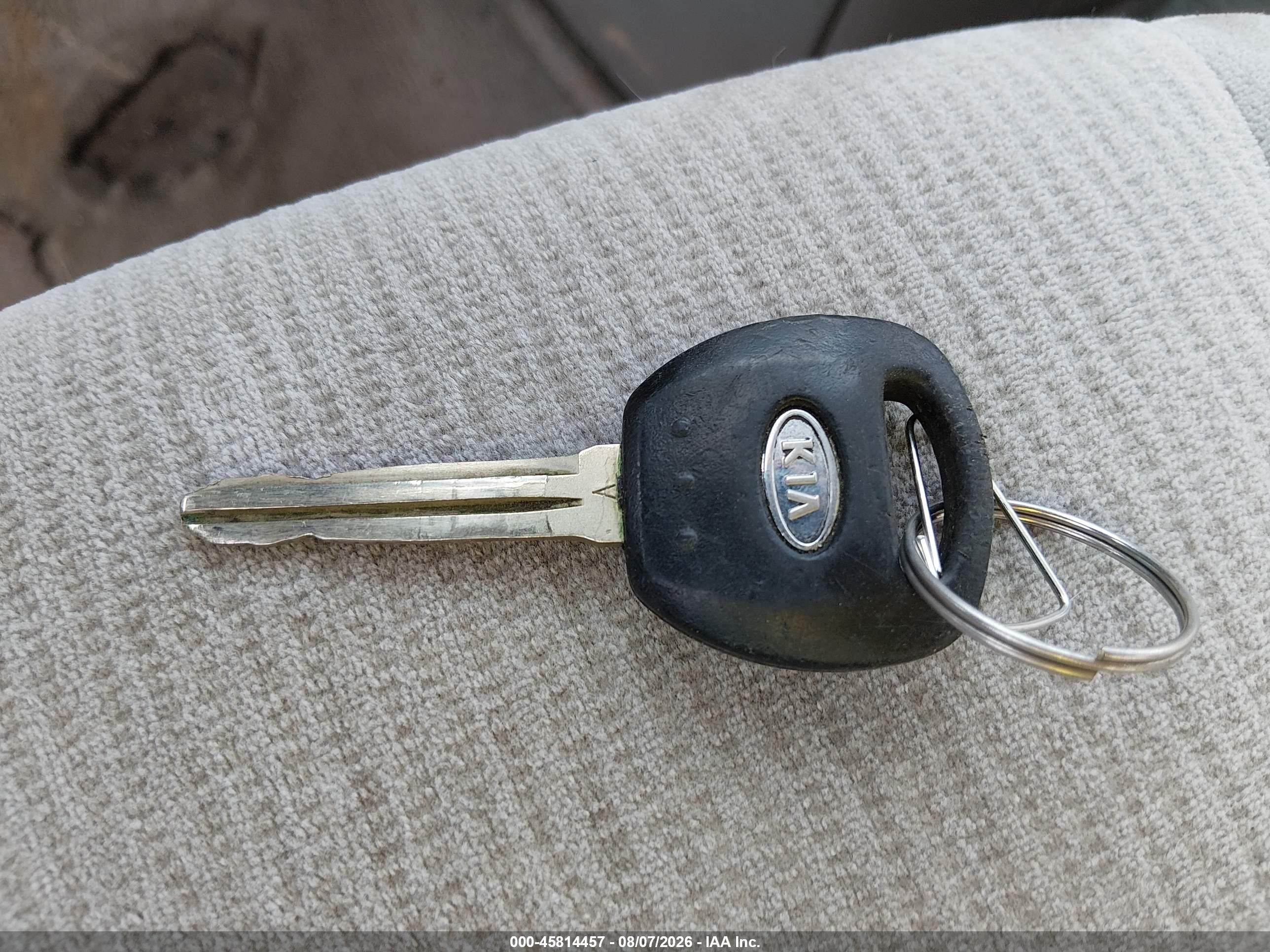 2007 Kia Sedona Lx Silver vin: KNDMB233976110906
