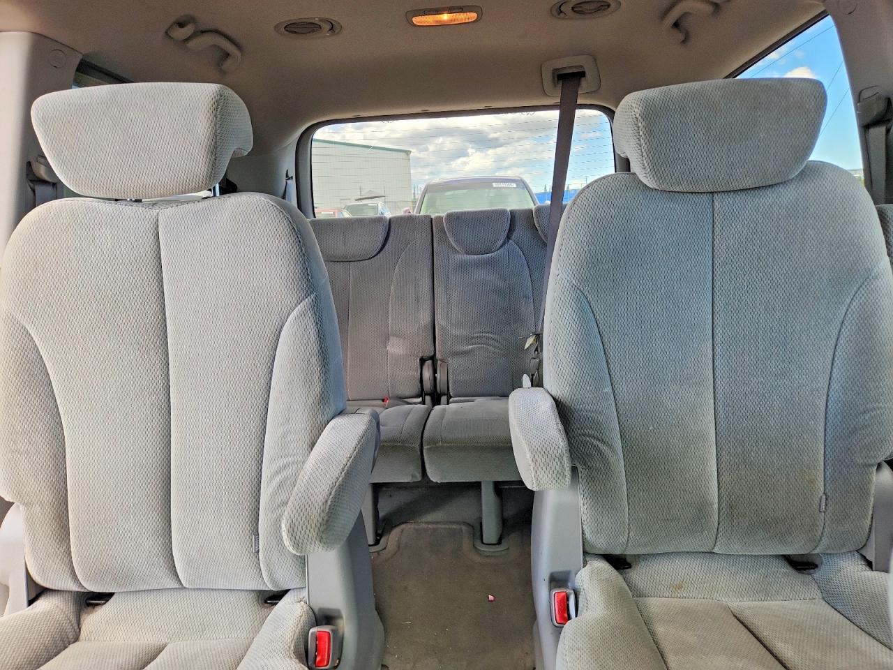 2007 Kia Sedona Base Black vin: KNDMB233976120755