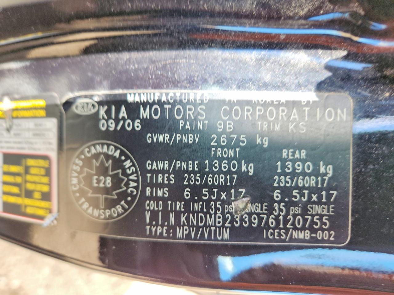 2007 Kia Sedona Base Black vin: KNDMB233976120755