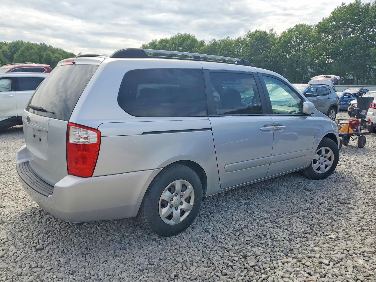 2008 Kia Sedona Lx Silver vin: KNDMB233986193917
