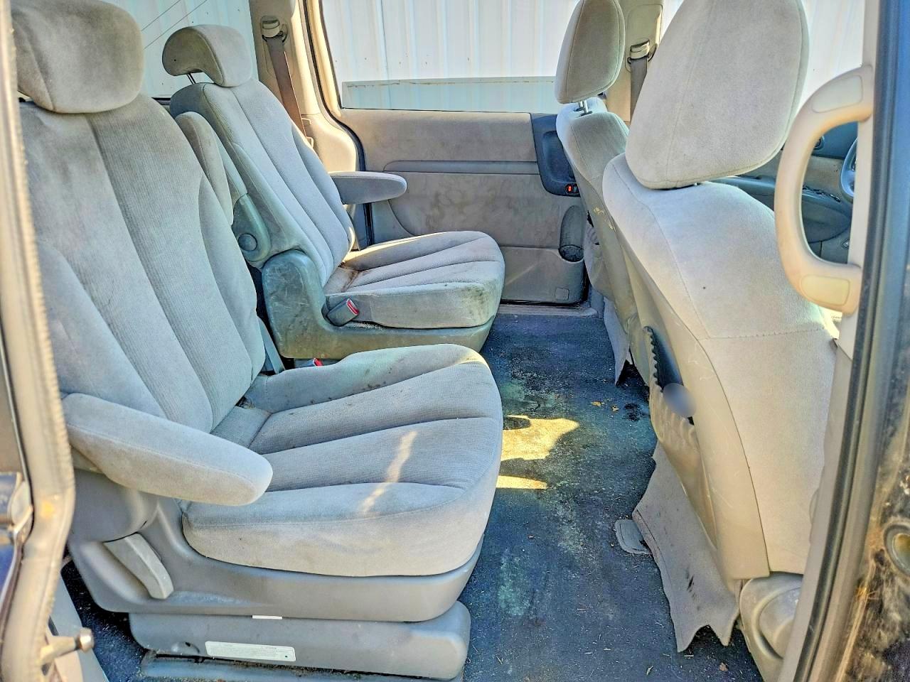 2008 Kia Sedona Lx Black vin: KNDMB233986222204