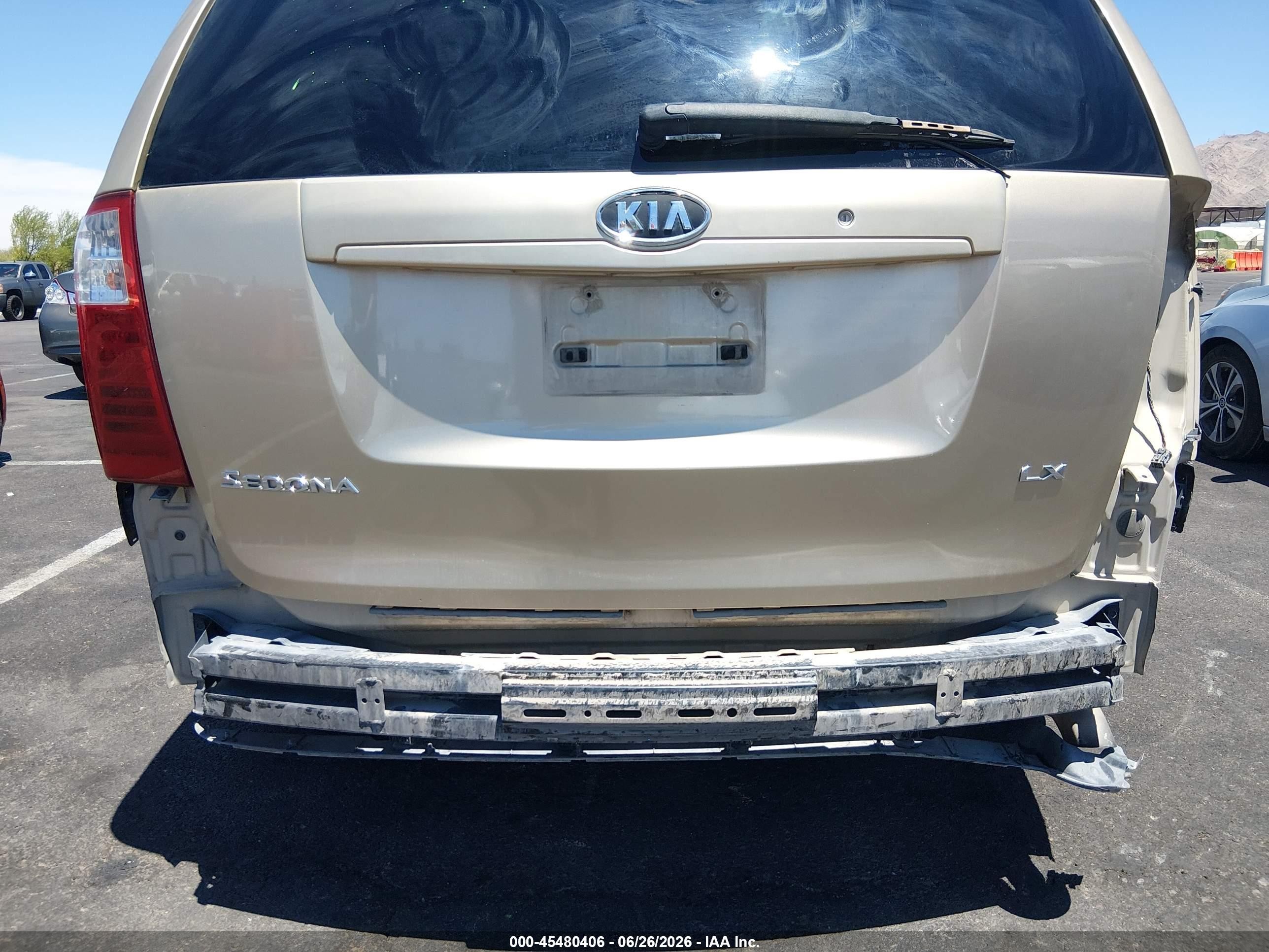 2008 Kia Sedona Lx Tan vin: KNDMB233986244171