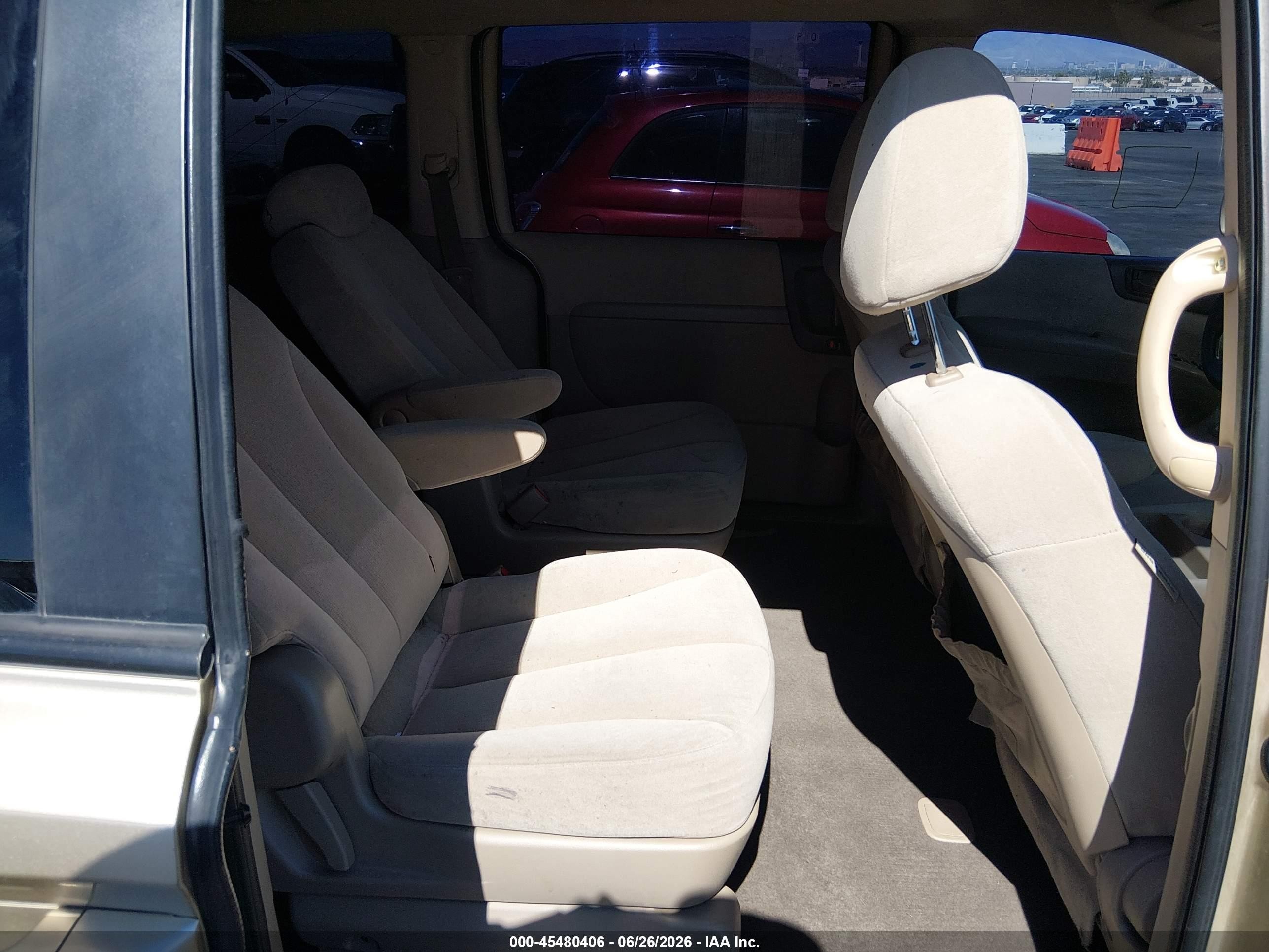 2008 Kia Sedona Lx Tan vin: KNDMB233986244171