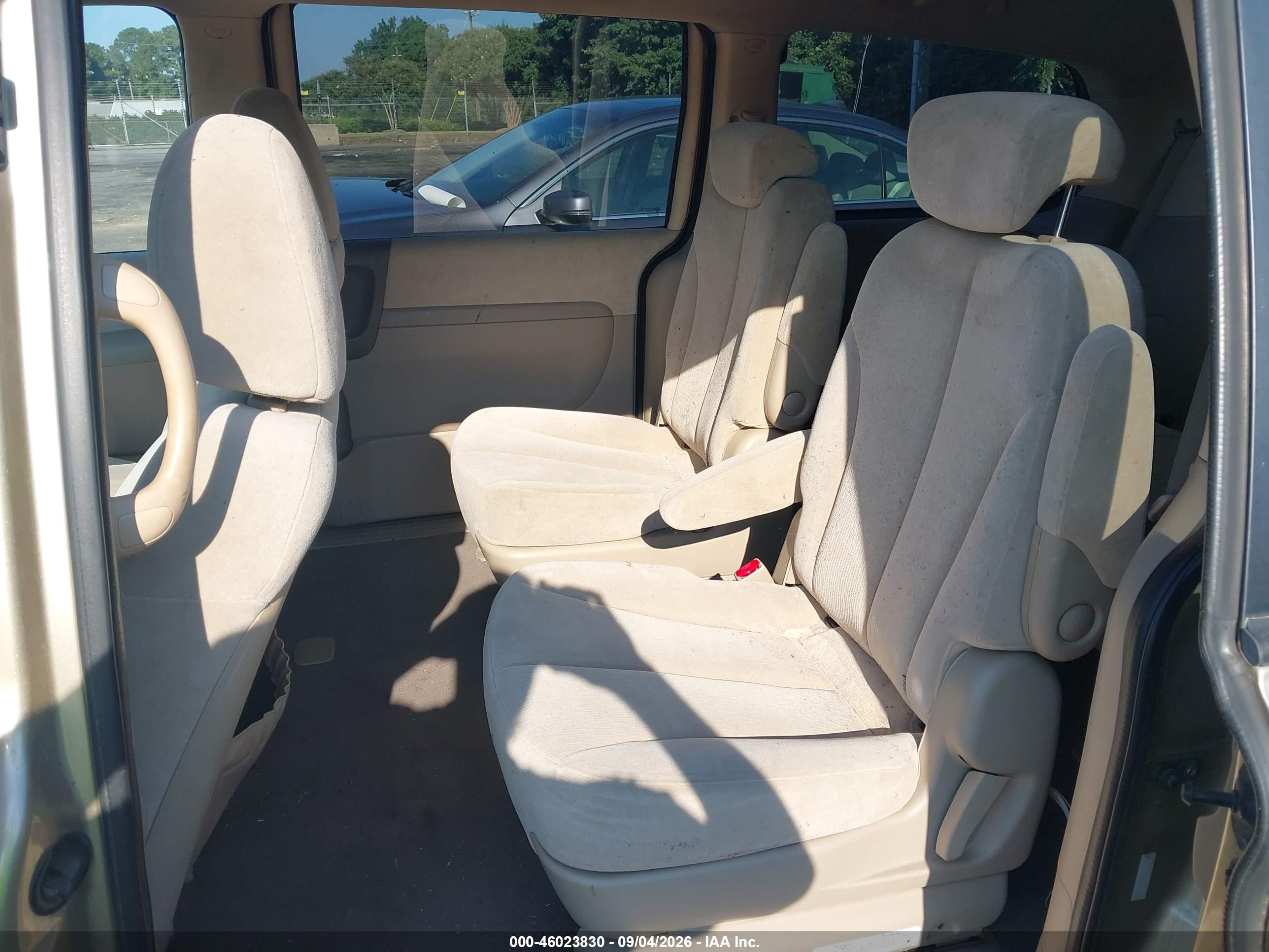 2009 Kia Sedona Lx Gold vin: KNDMB233996271405
