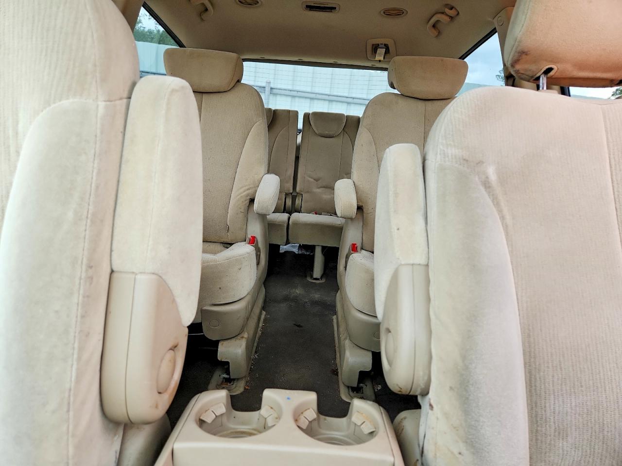 2009 Kia Sedona Lx Gold vin: KNDMB233996279553