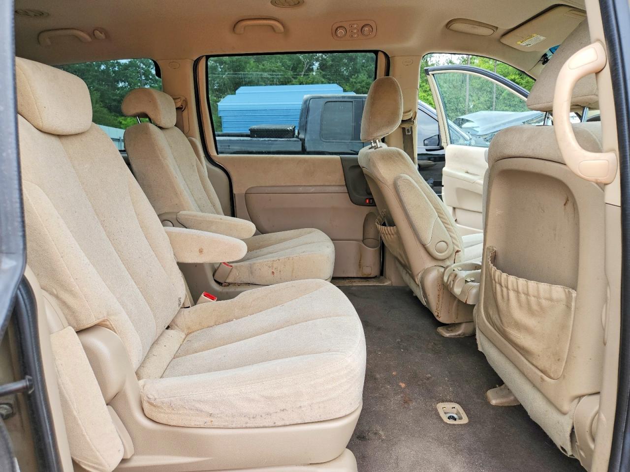 2009 Kia Sedona Lx Gold vin: KNDMB233996279553