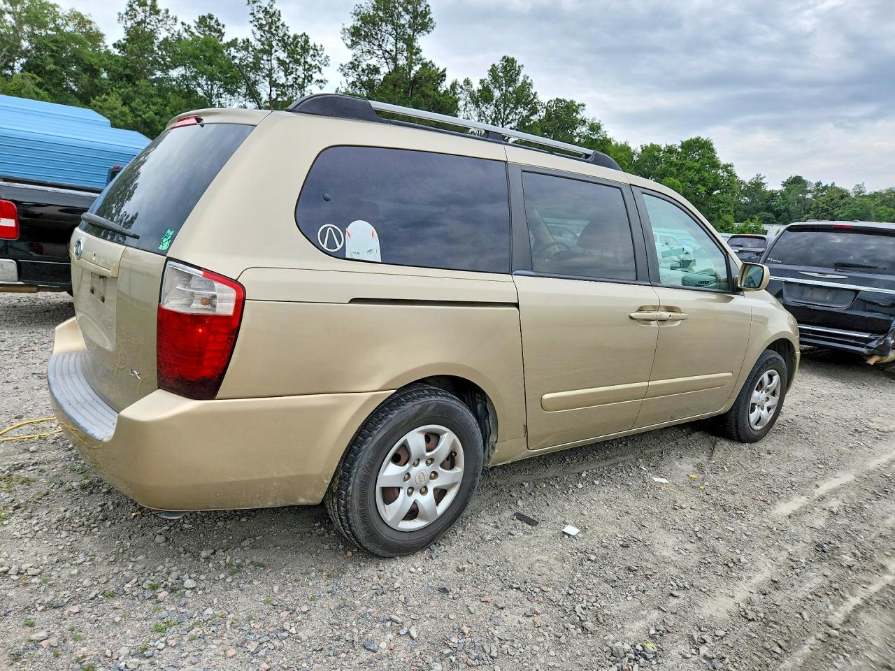 2009 Kia Sedona Lx Gold vin: KNDMB233996279553